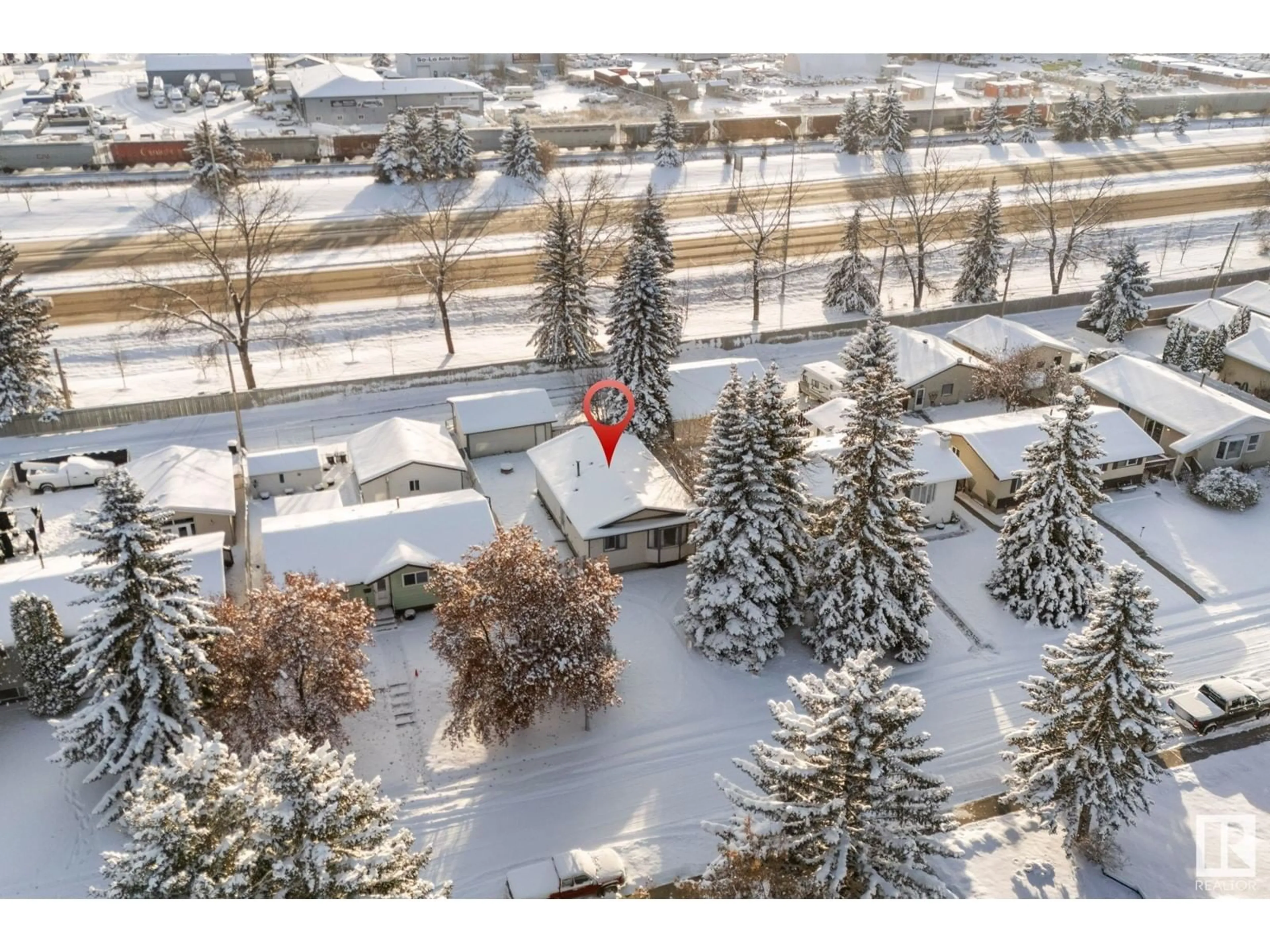 A pic from exterior of the house or condo, the street view for 28 Manor DR, Spruce Grove Alberta T7X2G8