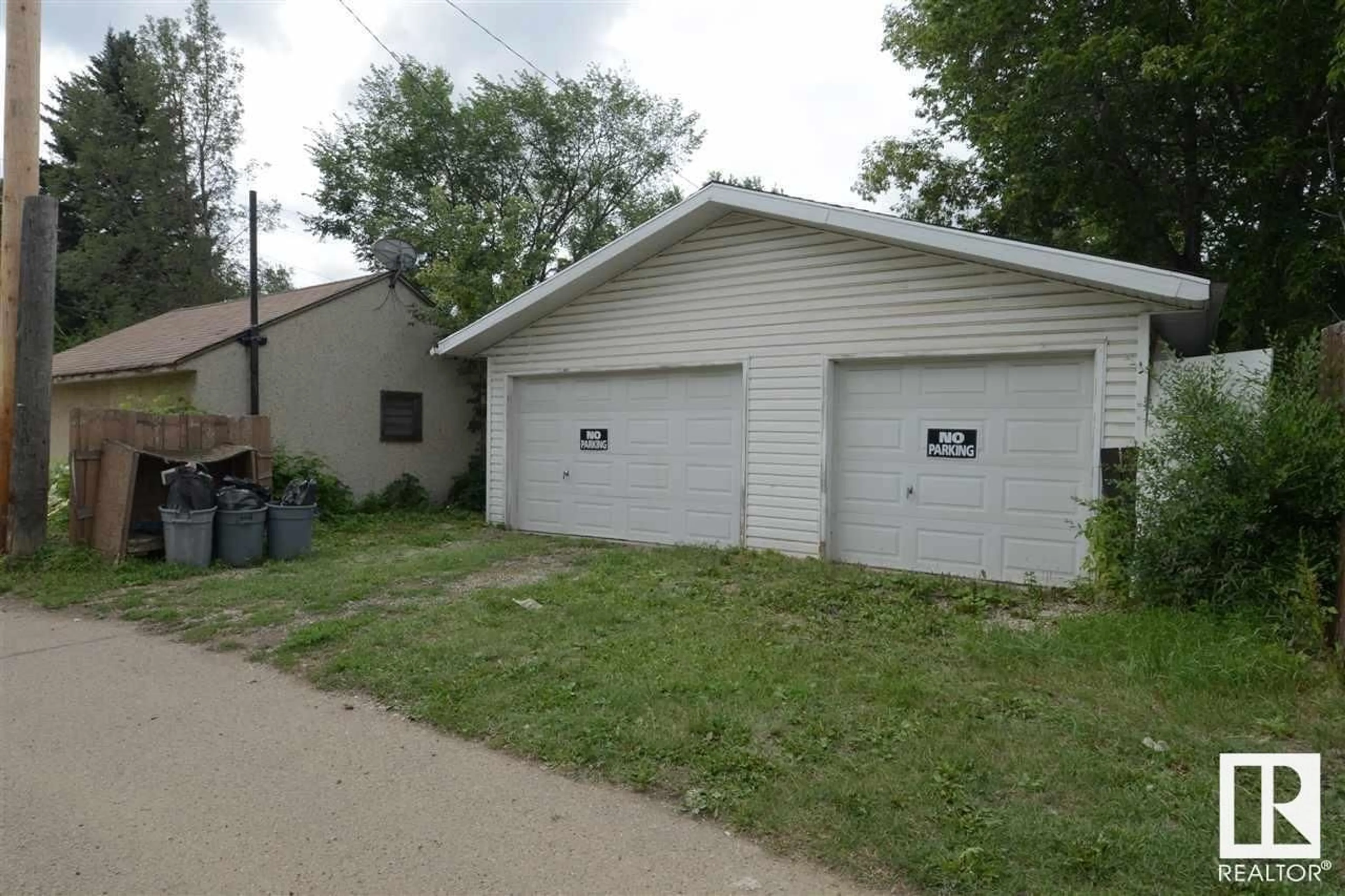 Frontside or backside of a home, the street view for 7405 106 ST NW, Edmonton Alberta T6E4W1