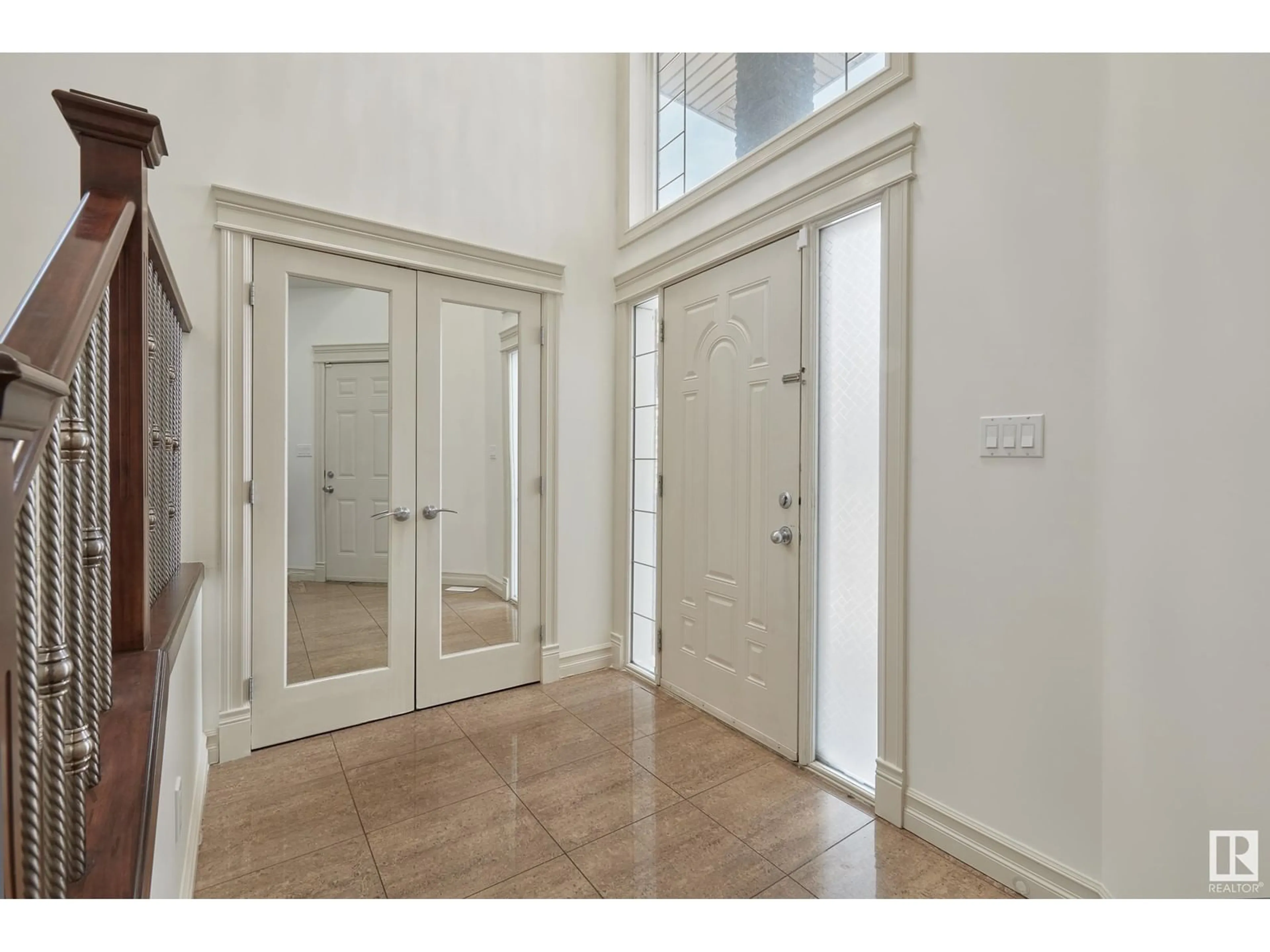 Indoor entryway, wood floors for 1268 CUNNINGHAM DR SW, Edmonton Alberta T6W0R7