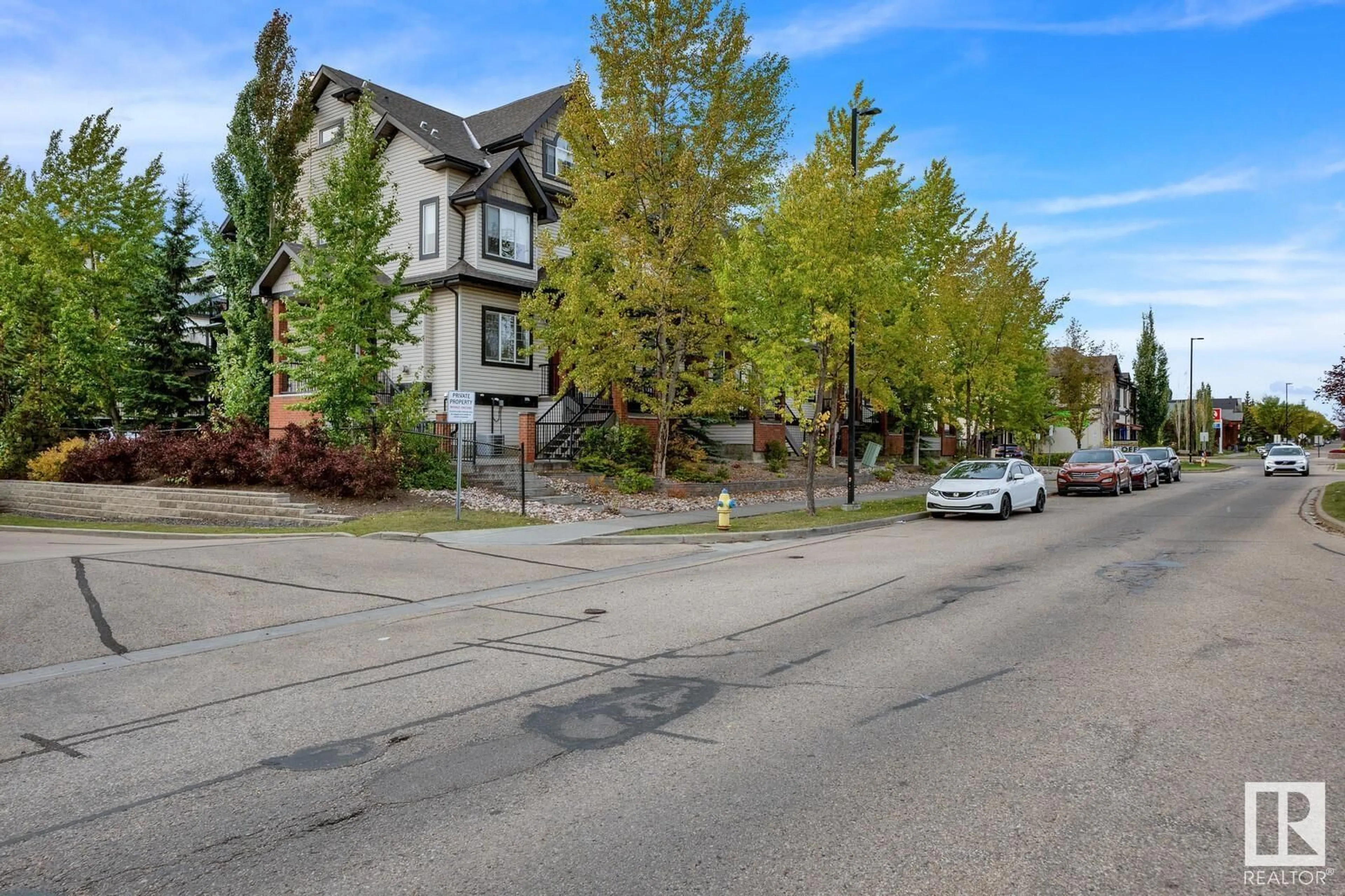 A pic from exterior of the house or condo, the street view for #41 1650 TOWNE CENTER BV NW, Edmonton Alberta T6R0C5