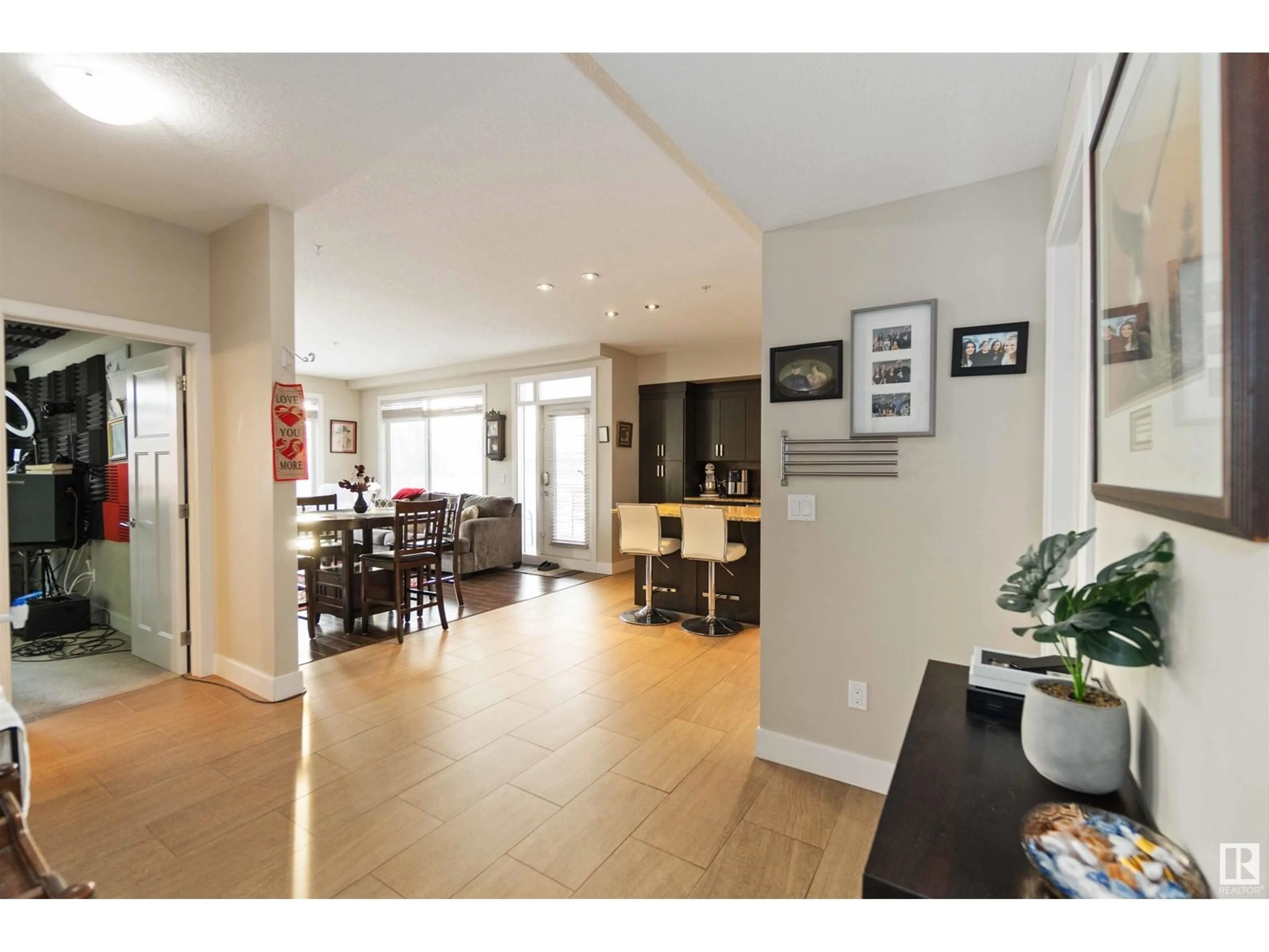 Indoor entryway, wood floors for #117 279 WYE RD, Sherwood Park Alberta T8B0A7