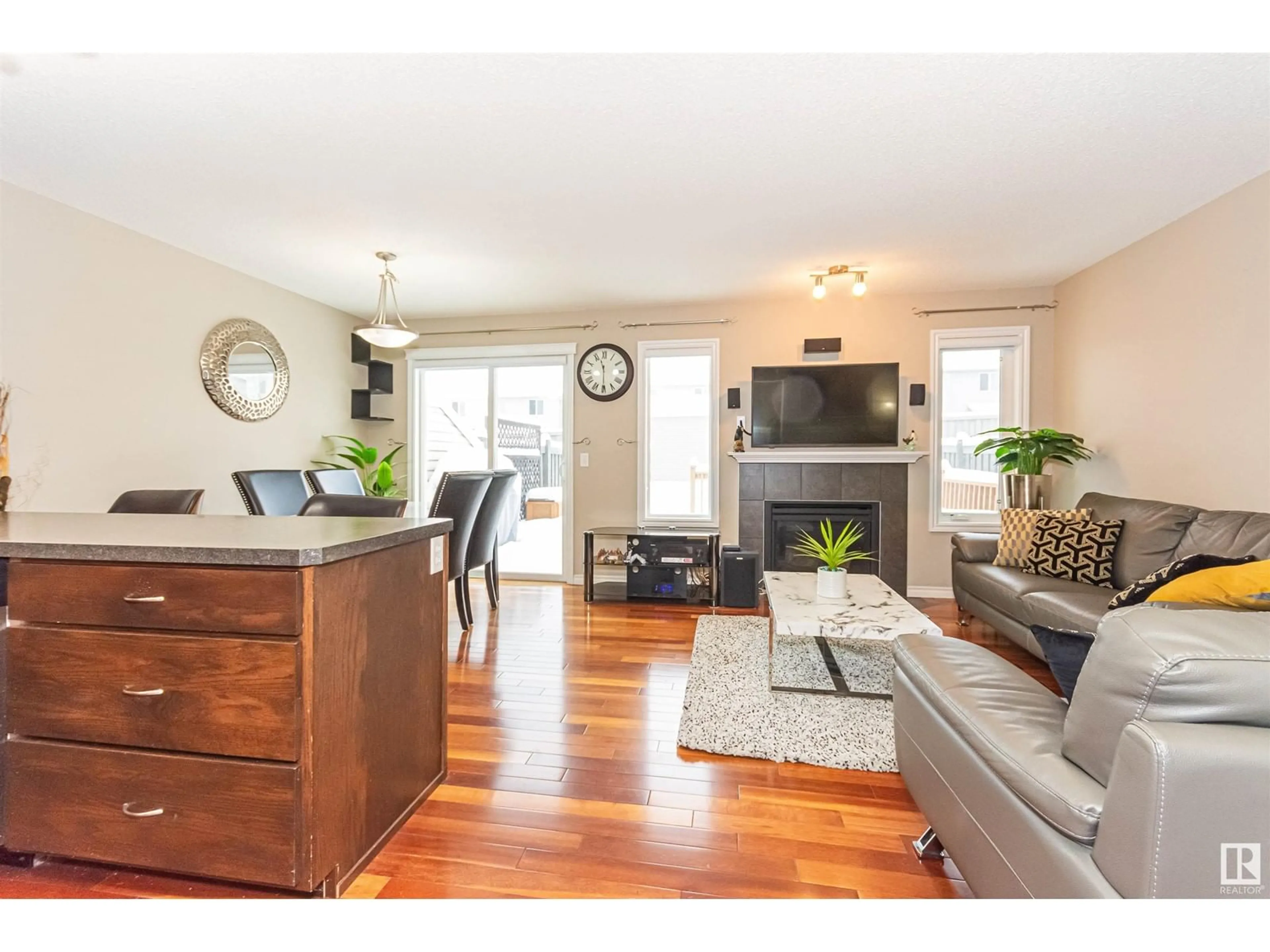 Living room, wood floors for 21305 46 AV NW, Edmonton Alberta T6M0G8