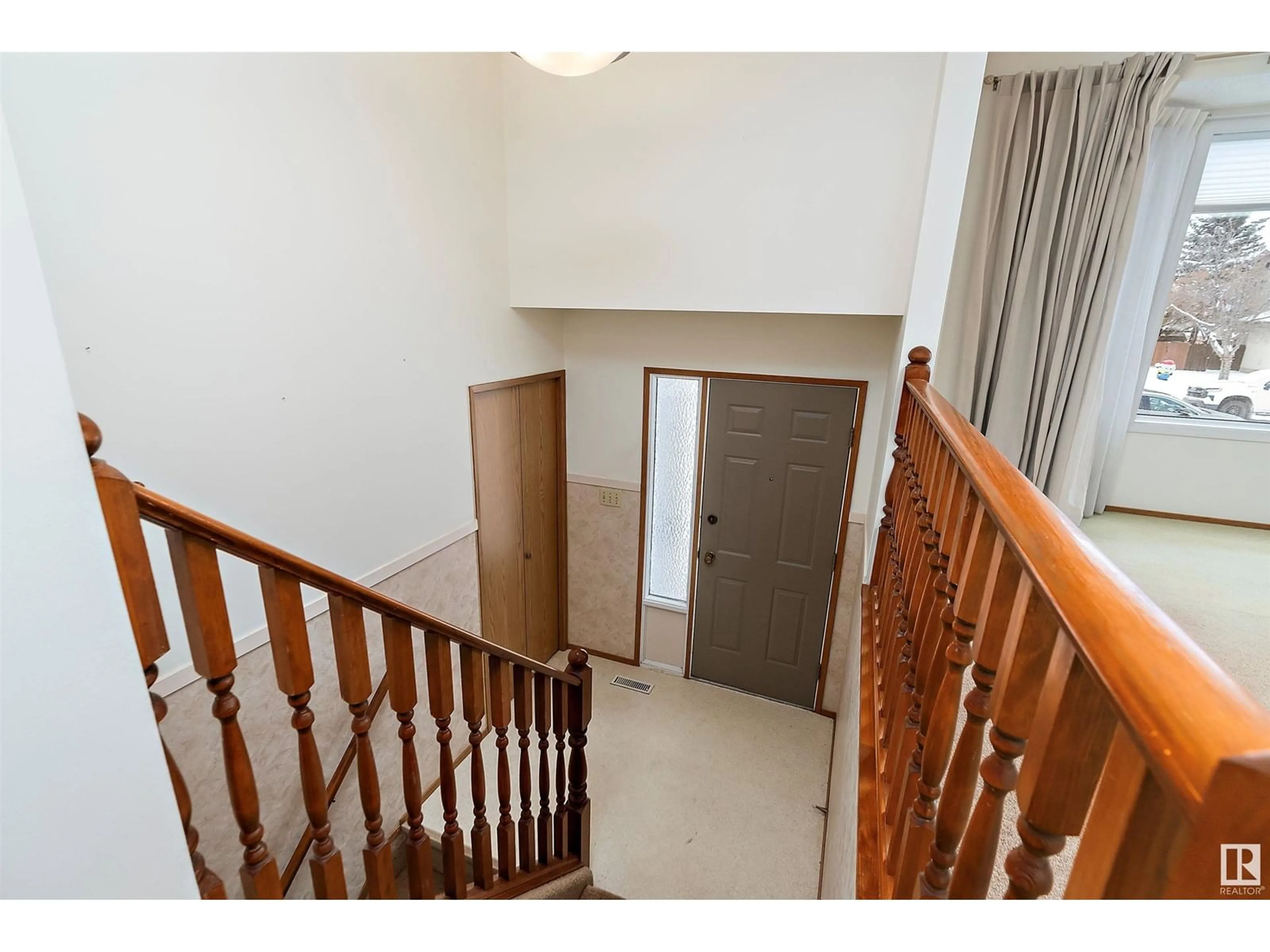 Indoor foyer, unknown floor for 10632 10 AV NW, Edmonton Alberta T6J6J1