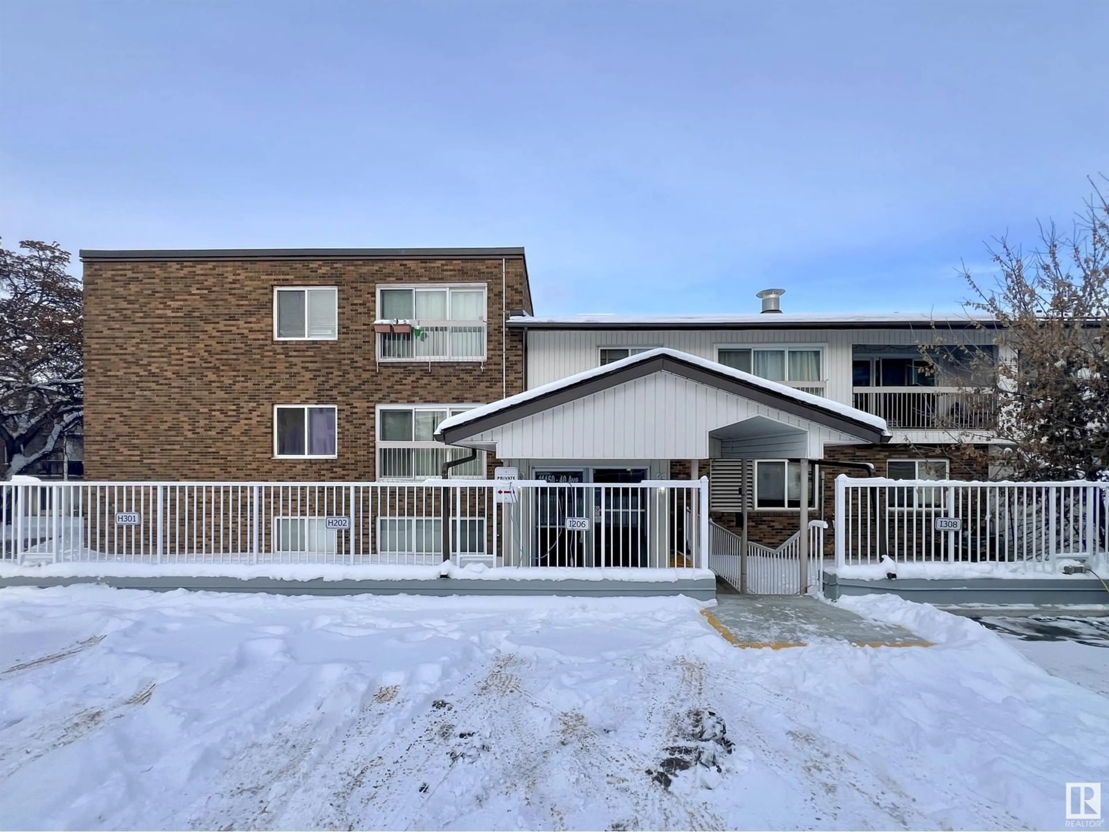 A pic from exterior of the house or condo, the front or back of building for #303 11450 40 AV NW, Edmonton Alberta T6J0R5