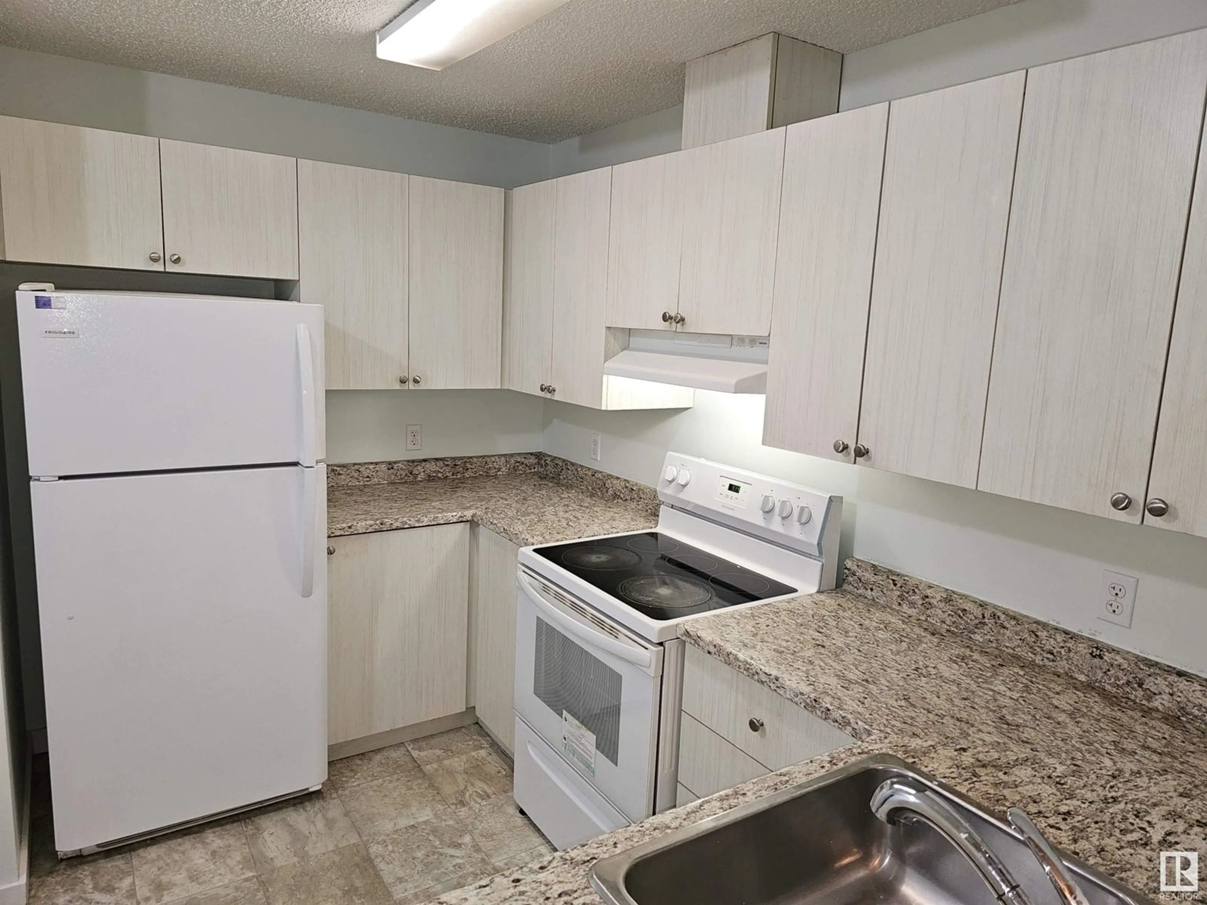 Standard kitchen for #407 14808 26 ST NW, Edmonton Alberta T5Y2G4