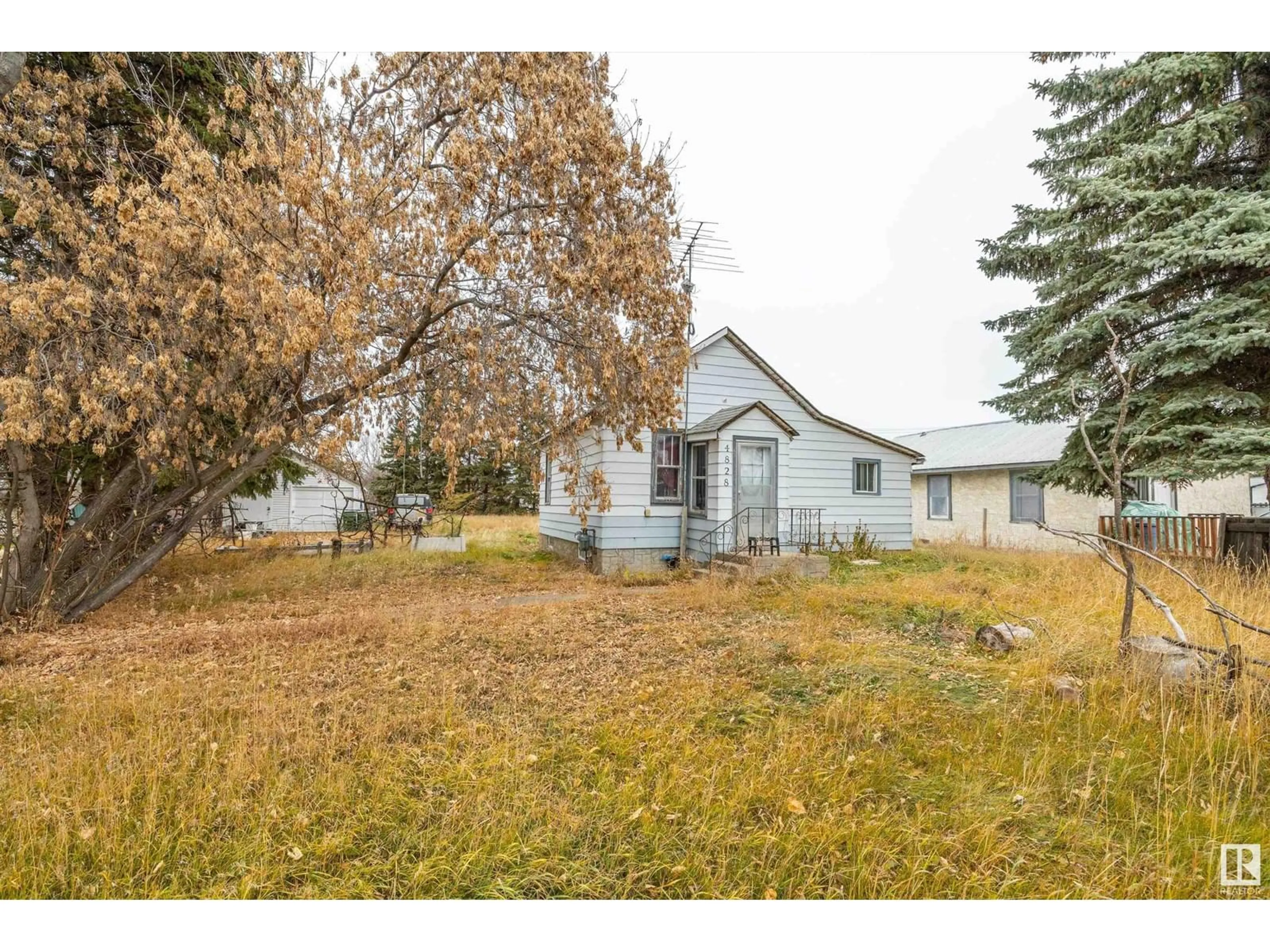 Frontside or backside of a home, cottage for 4828 47 AV, Onoway Alberta T0E1V0