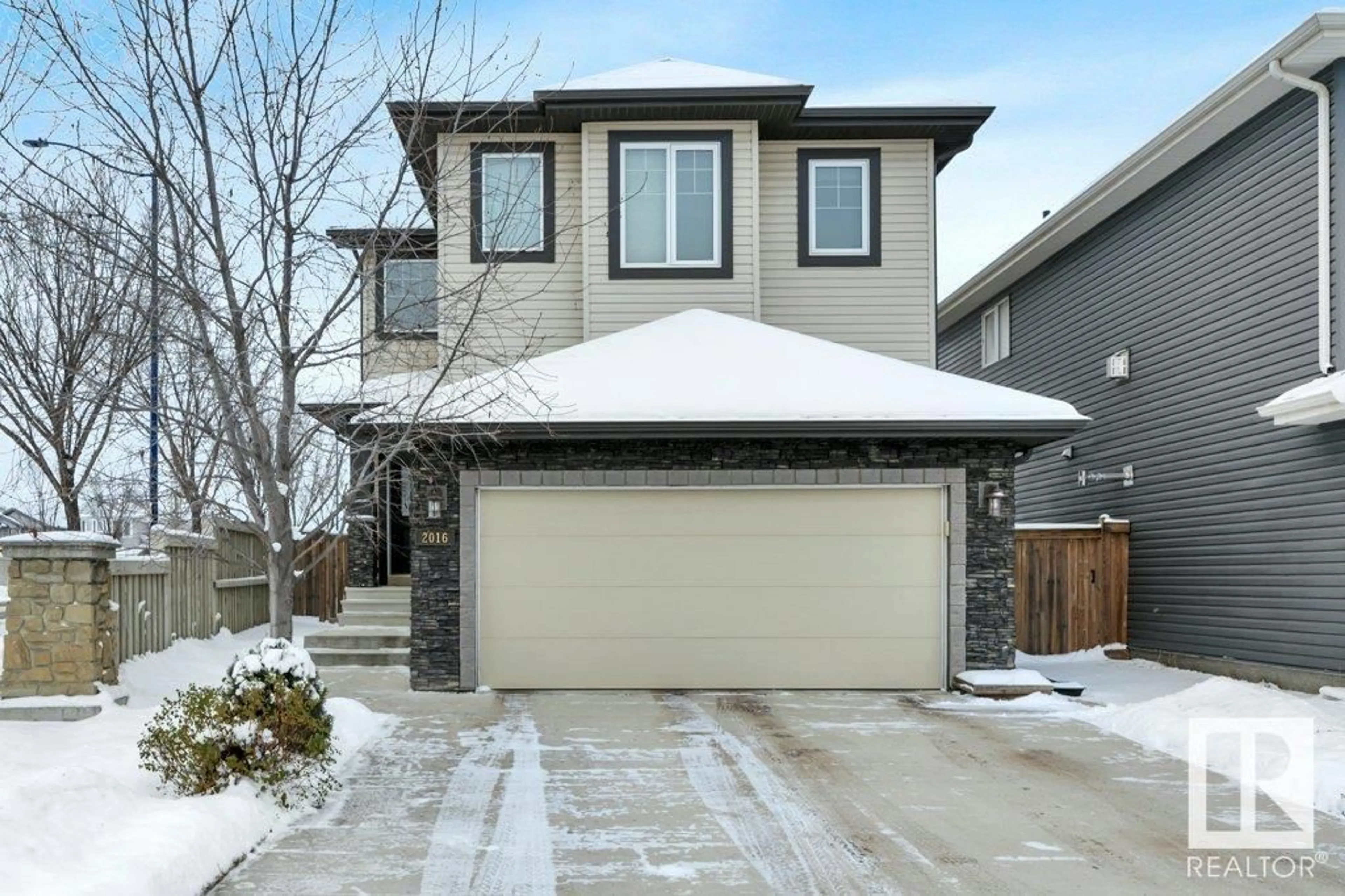 Frontside or backside of a home, the street view for 2016 68 ST SW, Edmonton Alberta T6X0M2