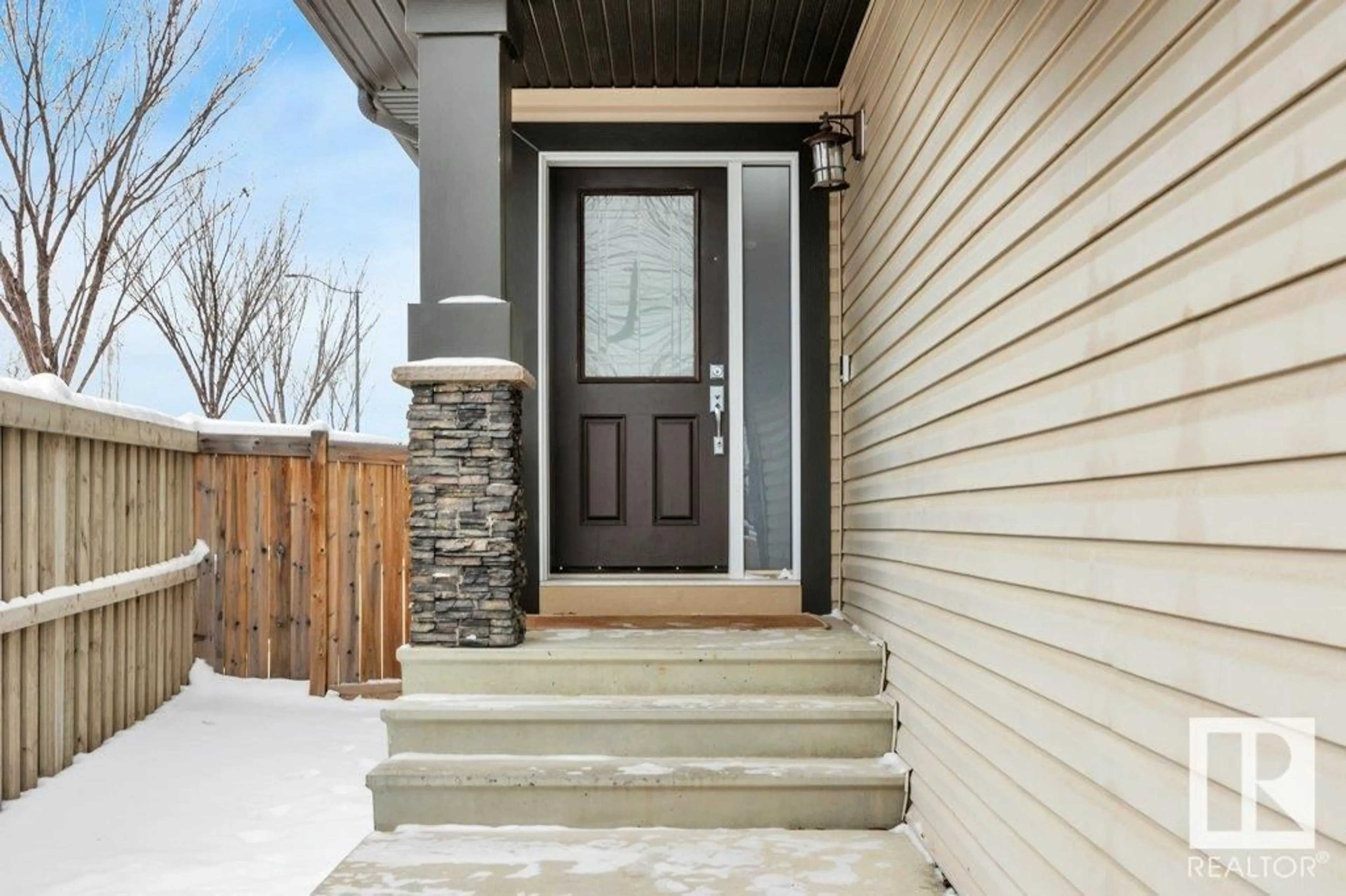 Indoor entryway, wood floors for 2016 68 ST SW, Edmonton Alberta T6X0M2