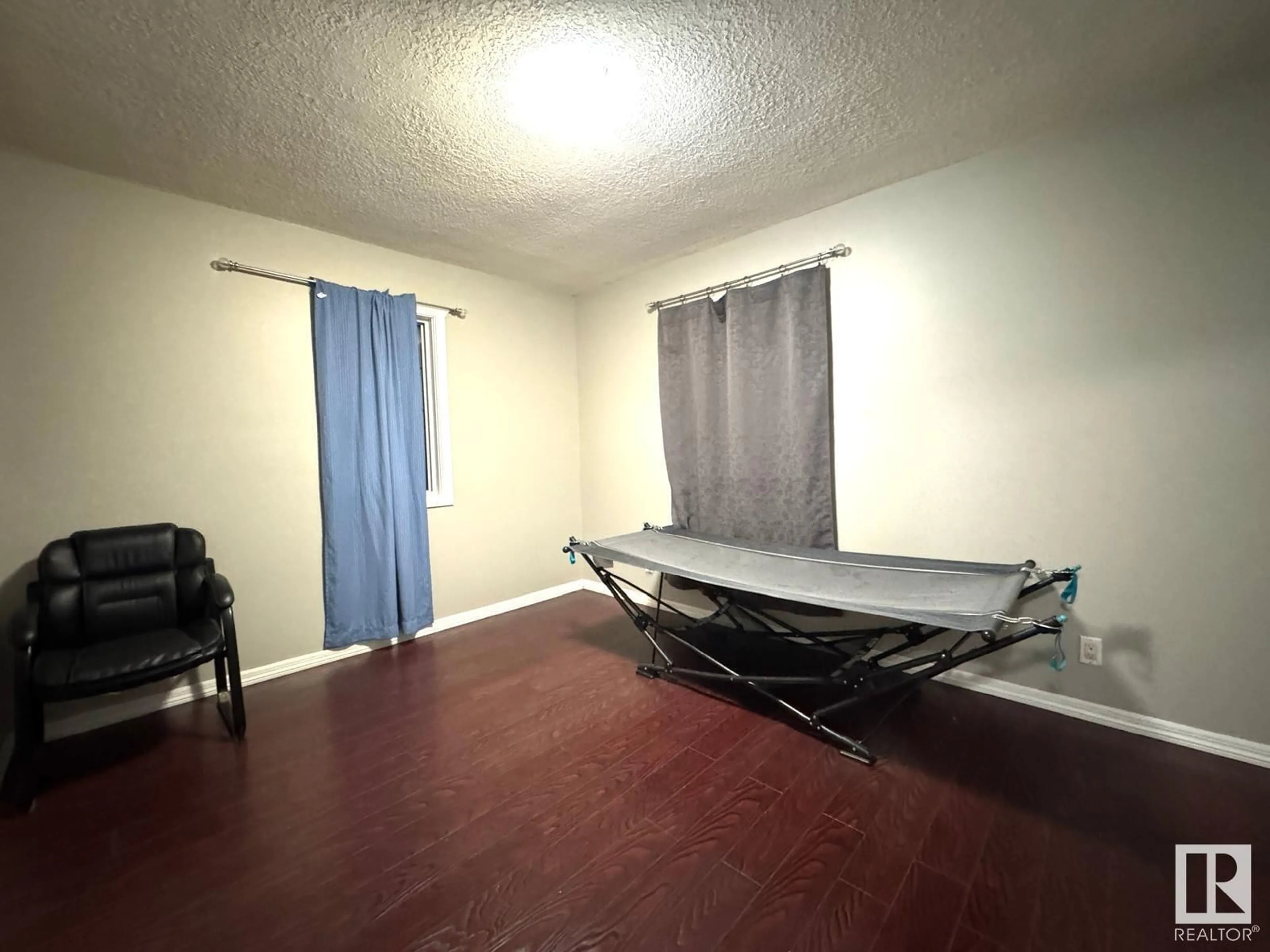 A pic of a room for 11834 44 ST NW, Edmonton Alberta T5W2S5