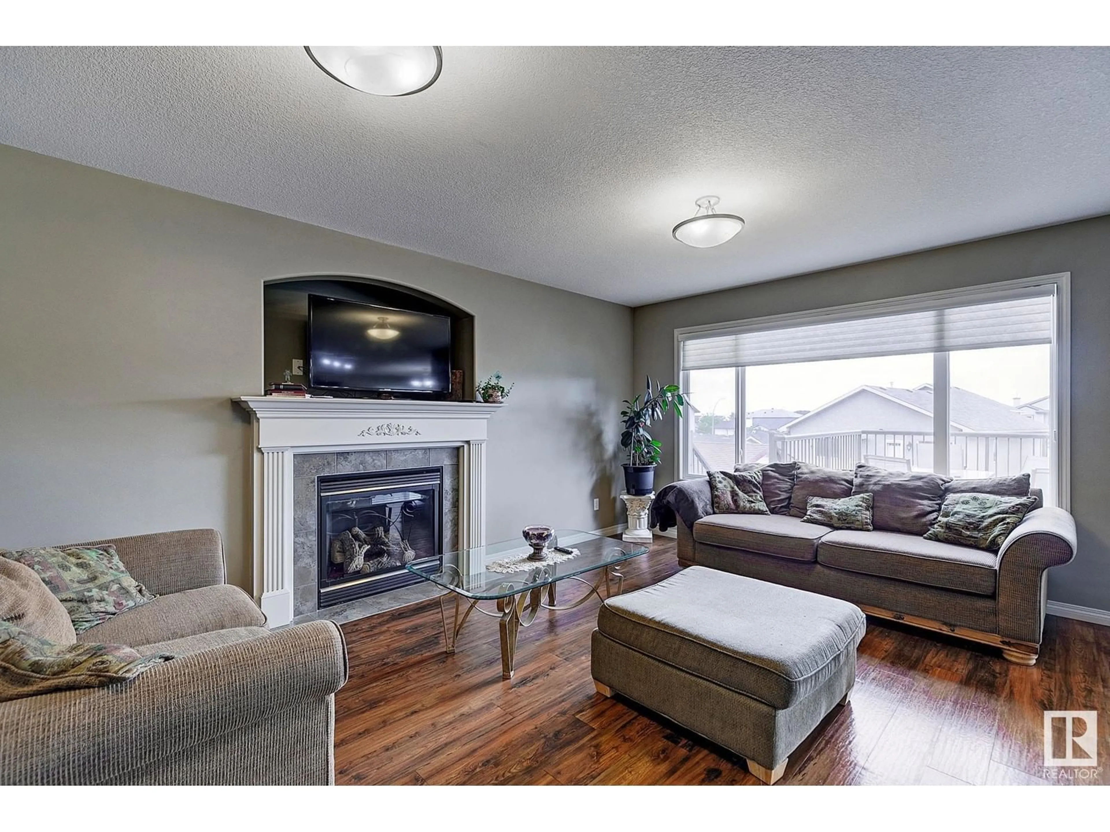 Living room, wood floors for 15539 48 ST NW NW, Edmonton Alberta T5Y0B5