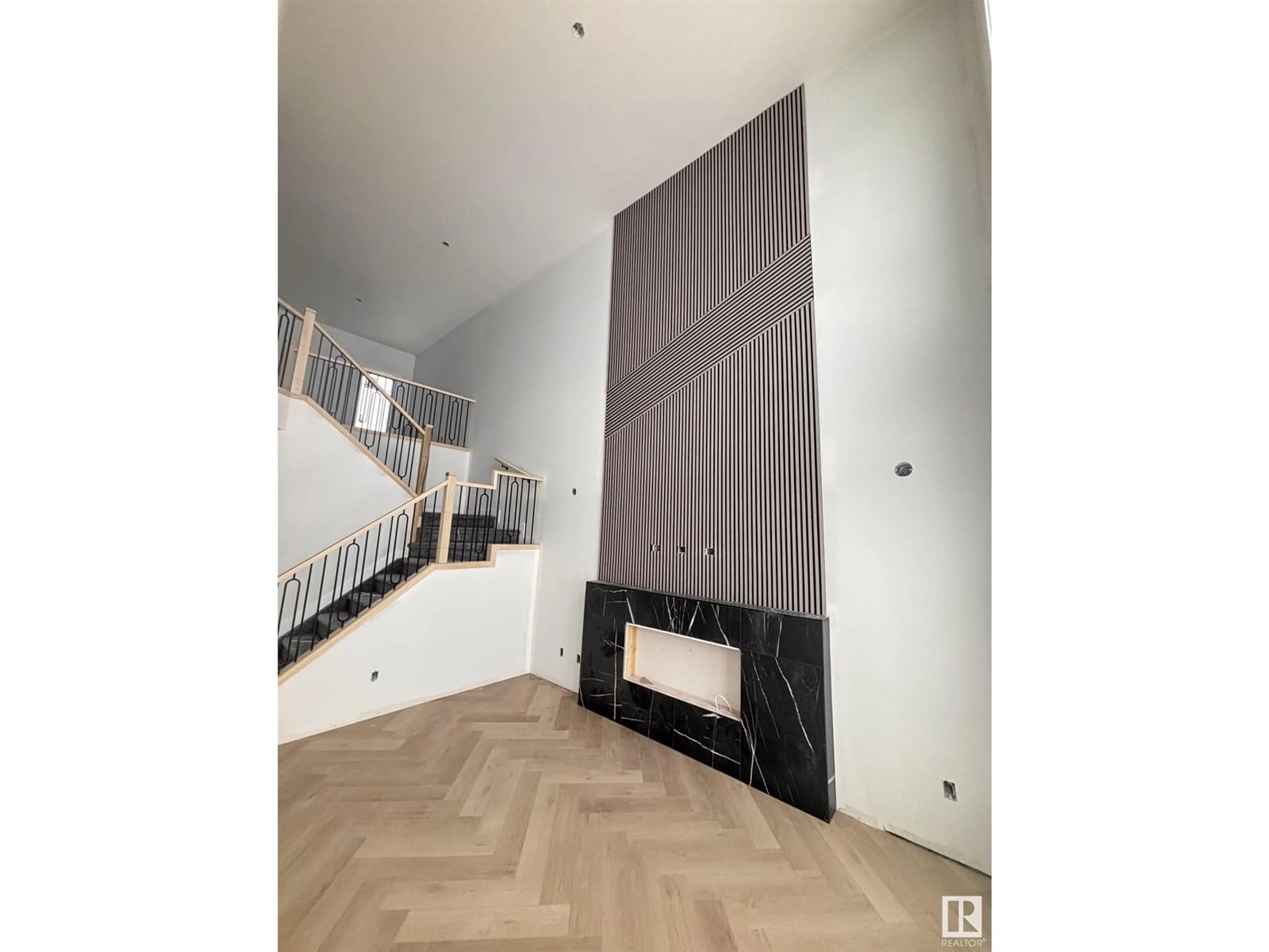 Indoor foyer, not visible floor for 1060 GOLDFINCH WY NW, Edmonton Alberta T5S0R3