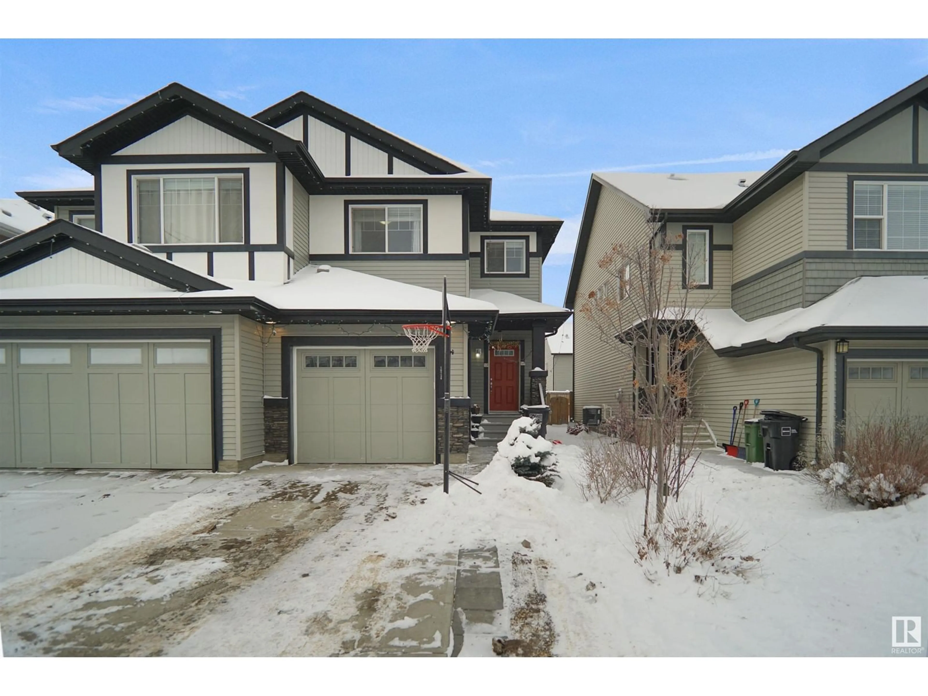 A pic from exterior of the house or condo, the street view for 16726 64 ST NW, Edmonton Alberta T5Y3P8