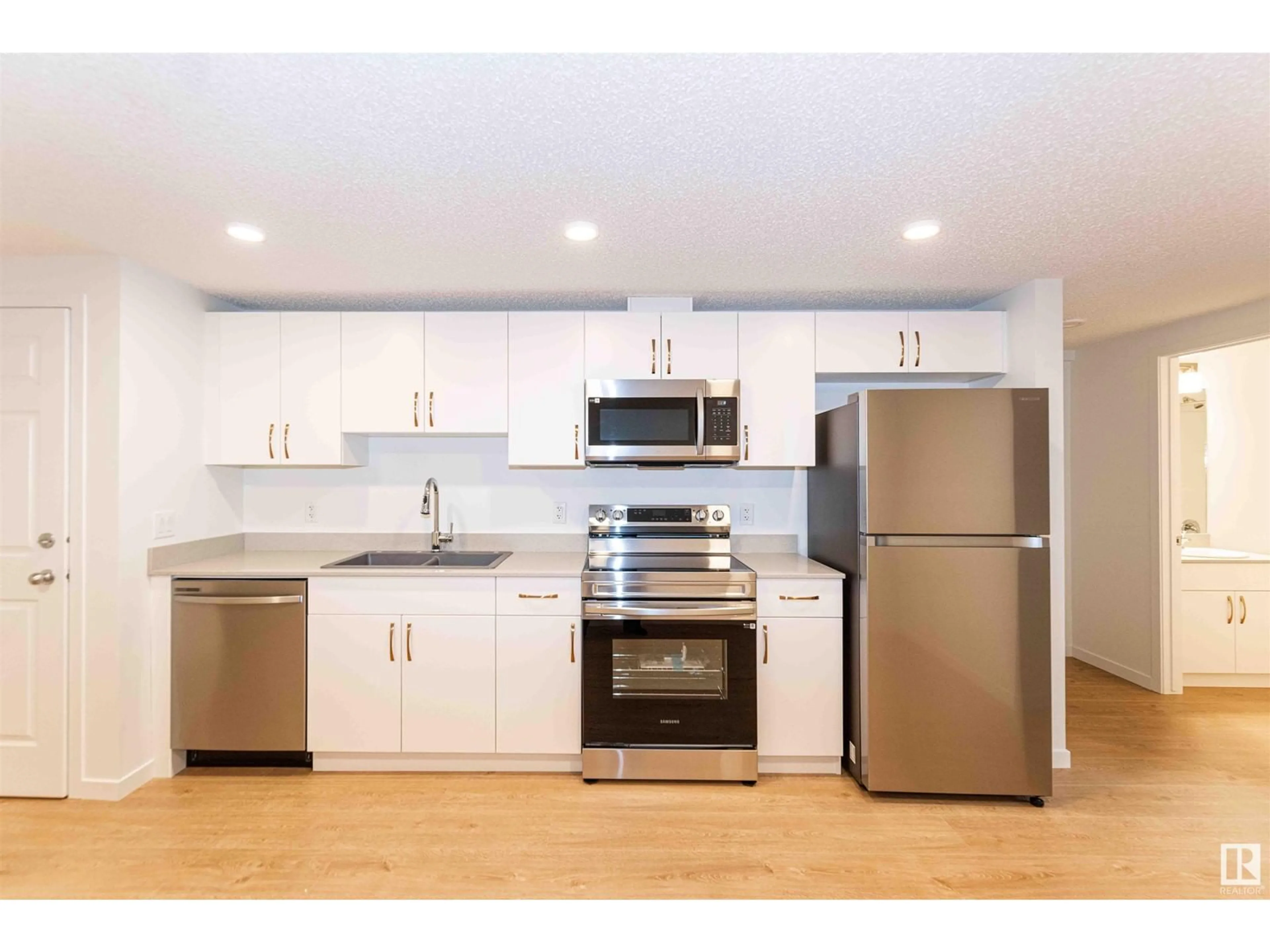 Standard kitchen, wood/laminate floor for 9618 COLAK LINK LI SW, Edmonton Alberta T6W5M5