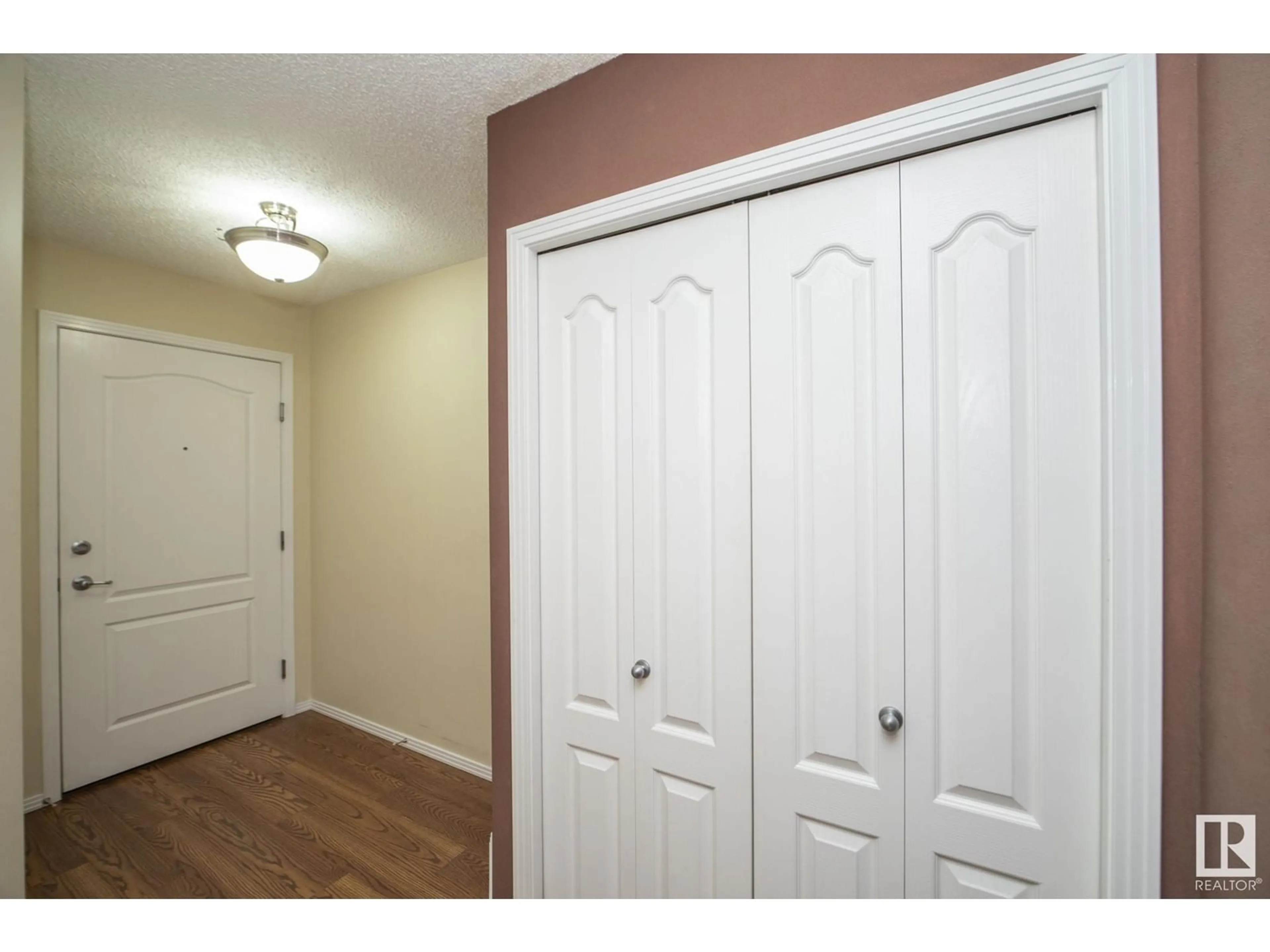 Indoor entryway, wood floors for #417 2420 108 ST NW NW, Edmonton Alberta T6J7J3