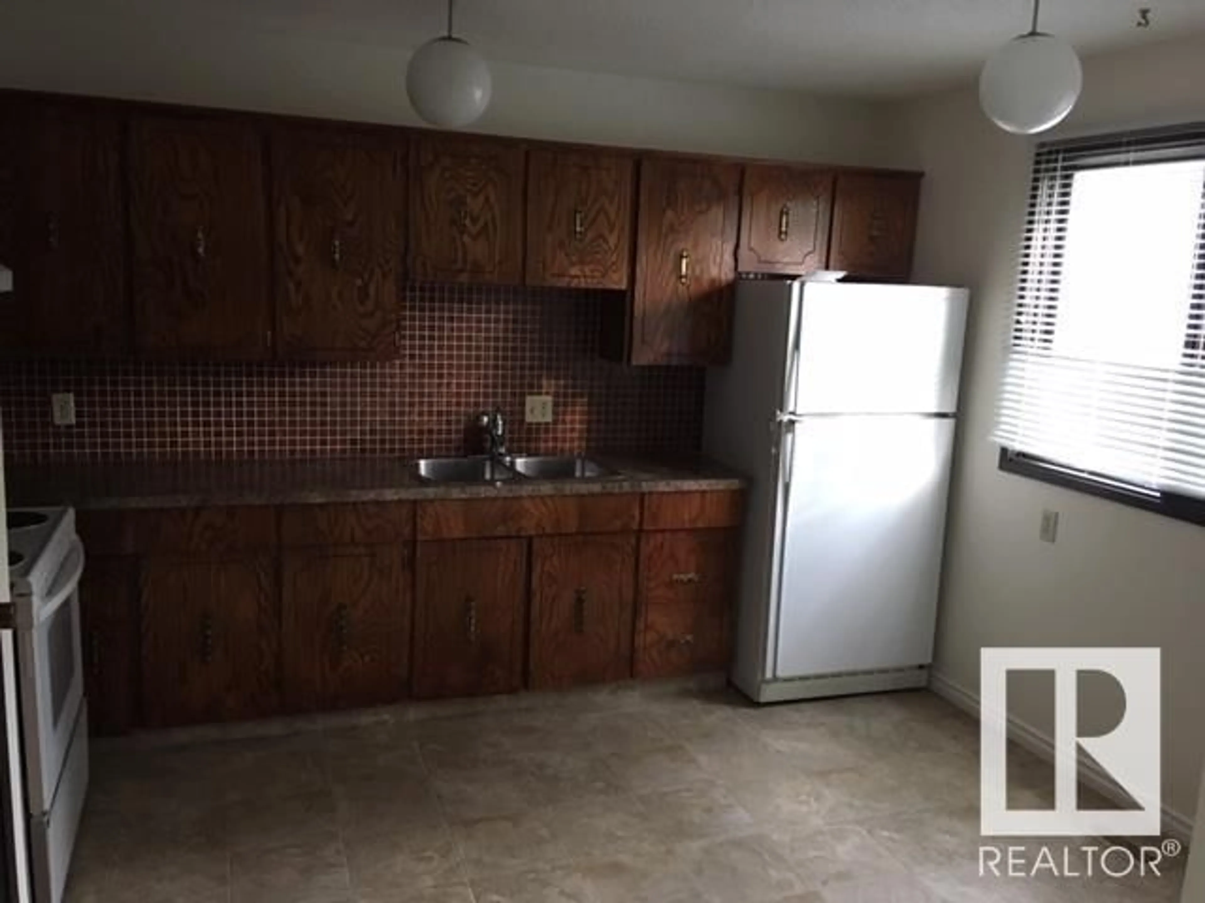 Standard kitchen, unknown for 5125, 5127, 512 56 AV, Viking Alberta T0B4N0
