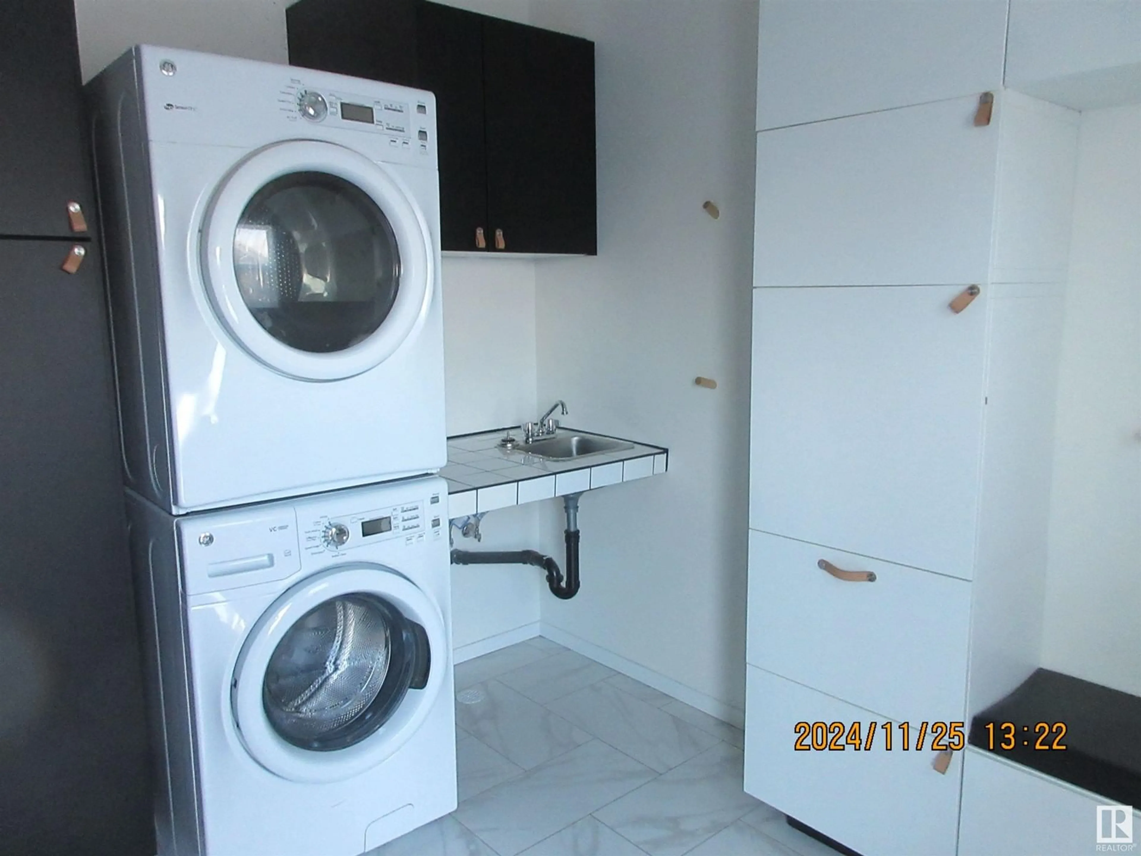 Laundry room for 7724 SUMMERSIDE GRANDE BV SW, Edmonton Alberta T8A4Y6