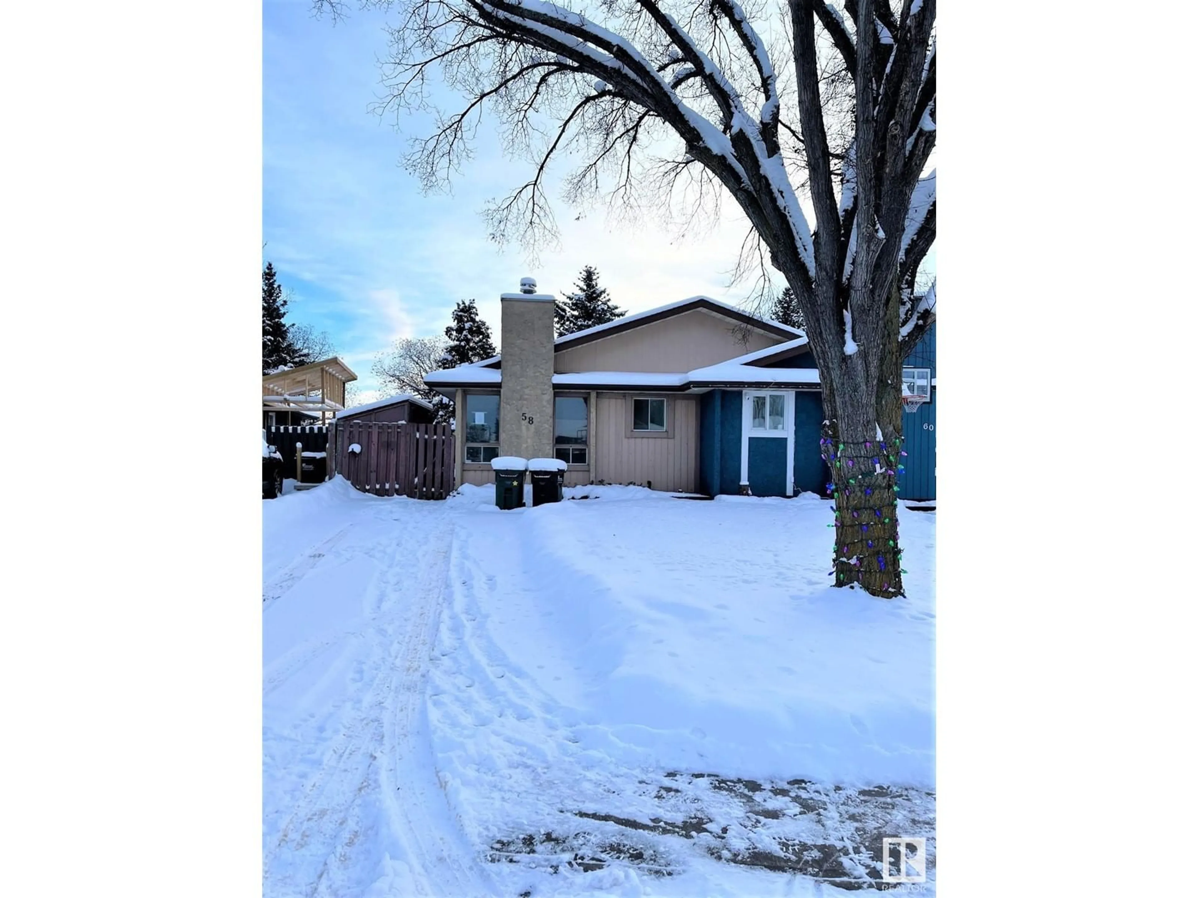 Frontside or backside of a home, the street view for 58 WOODBINE RD, Sherwood Park Alberta T8A4A6