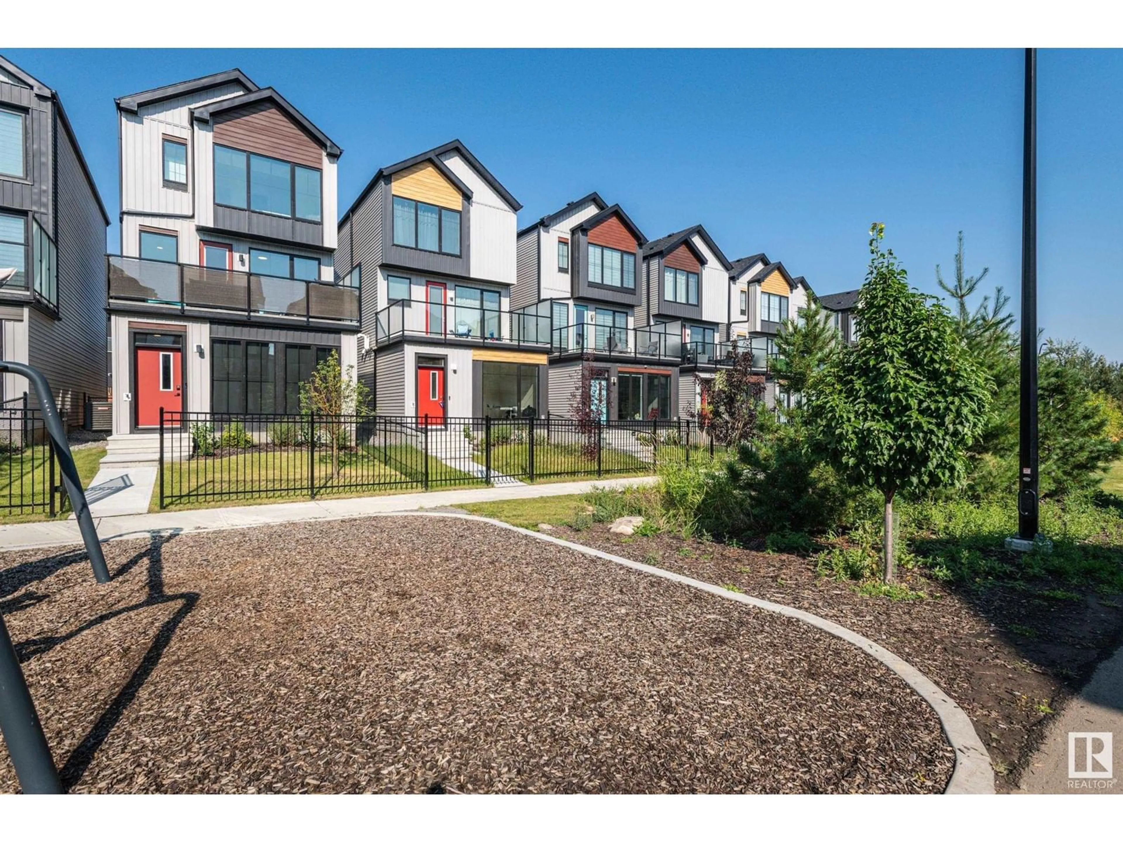 A pic from outside/outdoor area/front of a property/back of a property/a pic from drone, street for SW - 439 39 ST, Edmonton Alberta T6X2X9