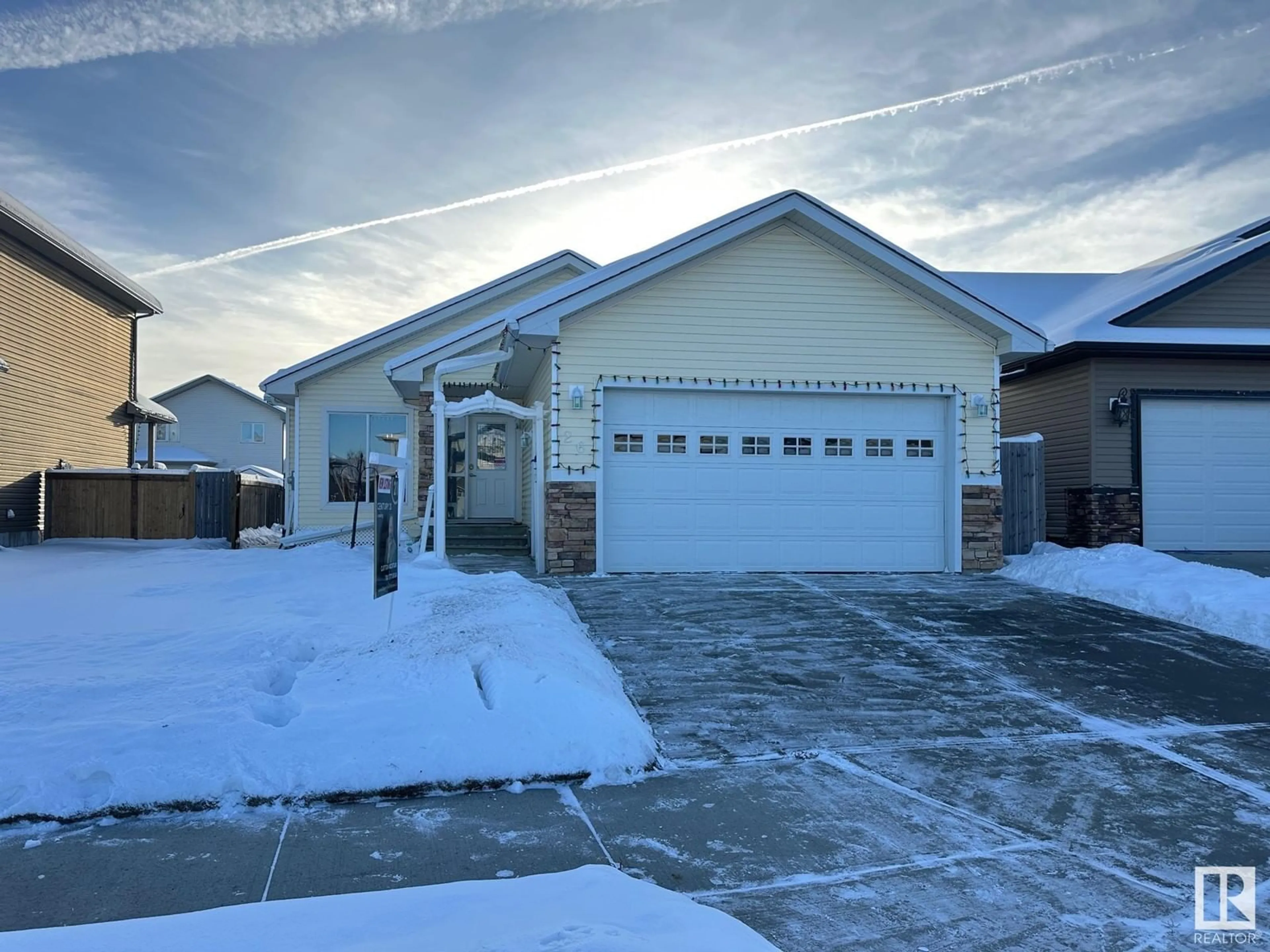 Frontside or backside of a home, the street view for 26 WILLOWDALE PL, Stony Plain Alberta T7Z0A4