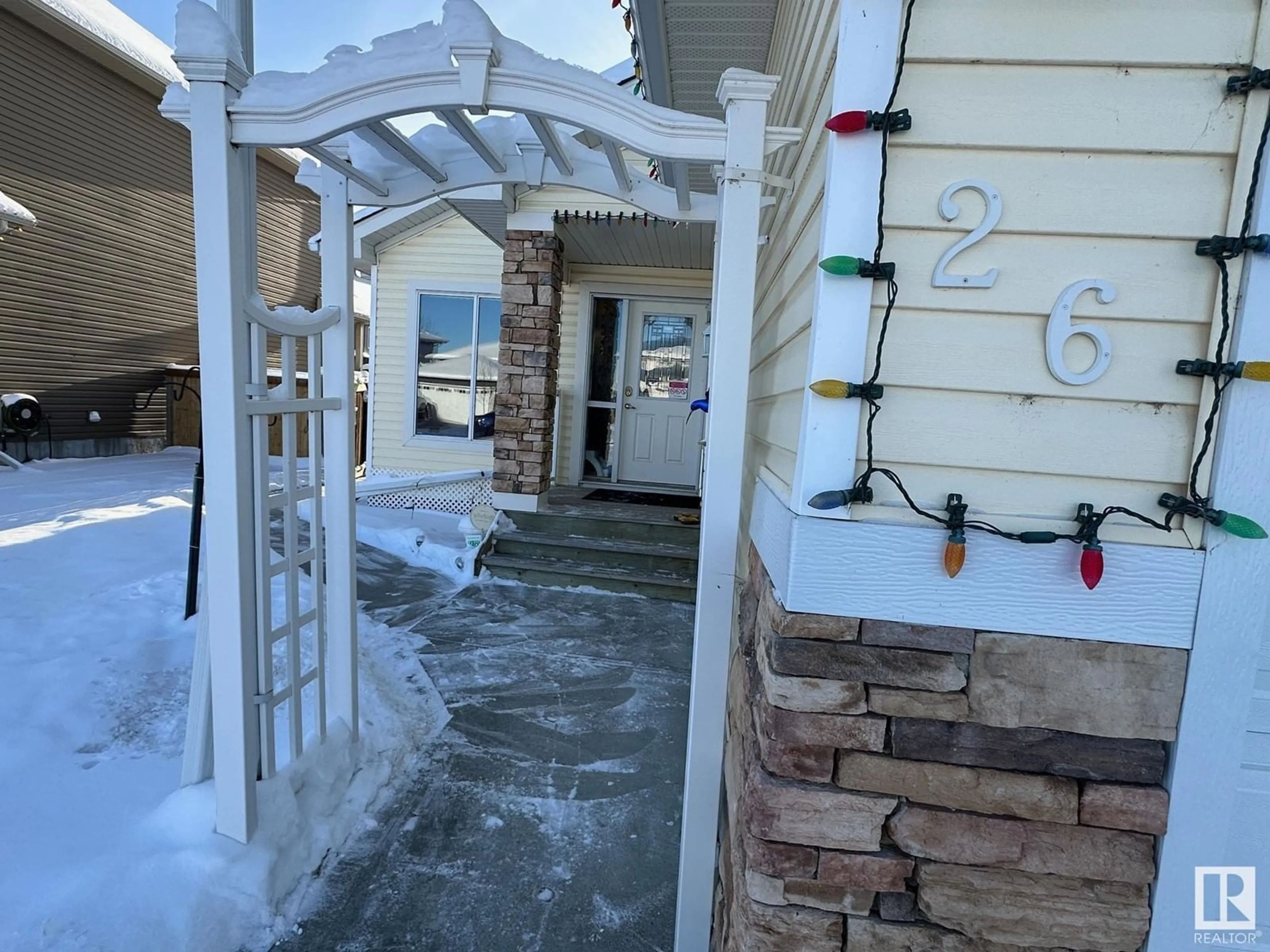 Indoor entryway, ceramic floors for 26 WILLOWDALE PL, Stony Plain Alberta T7Z0A4