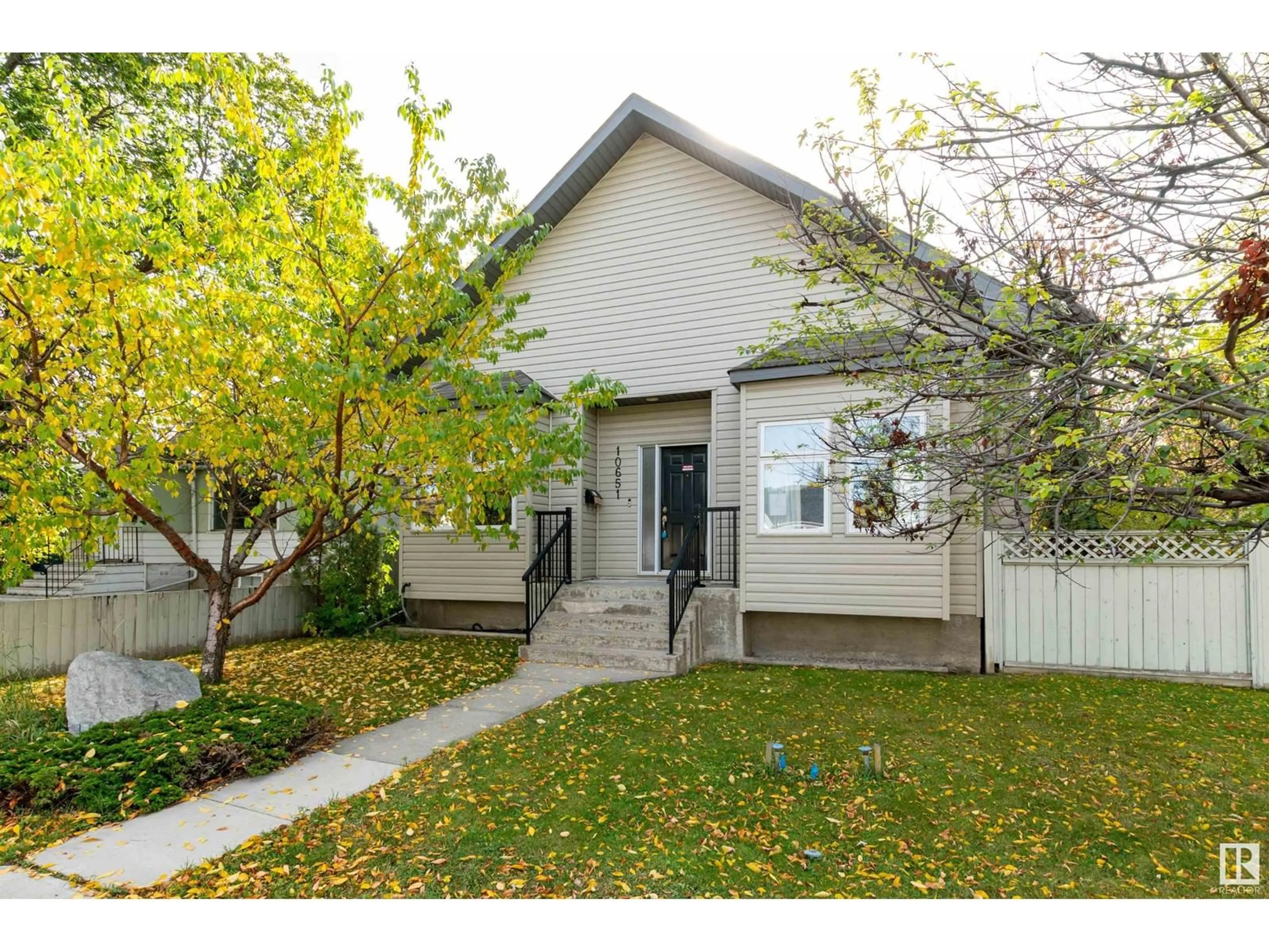 A pic from exterior of the house or condo, cottage for 10651 68 ave 6711 107 St AV NW, Edmonton Alberta T6H2B3