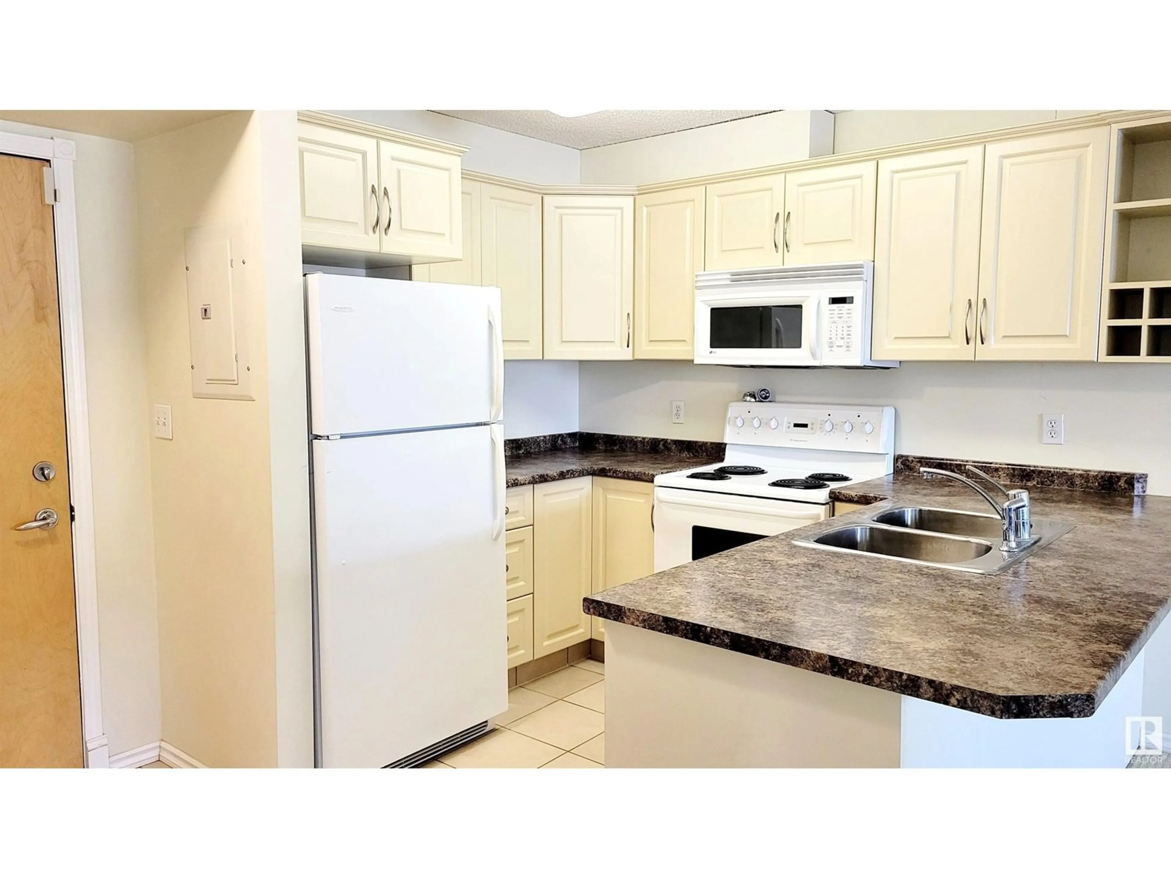 Standard kitchen for #117 17404 64 AV NW NW, Edmonton Alberta T5T6X4