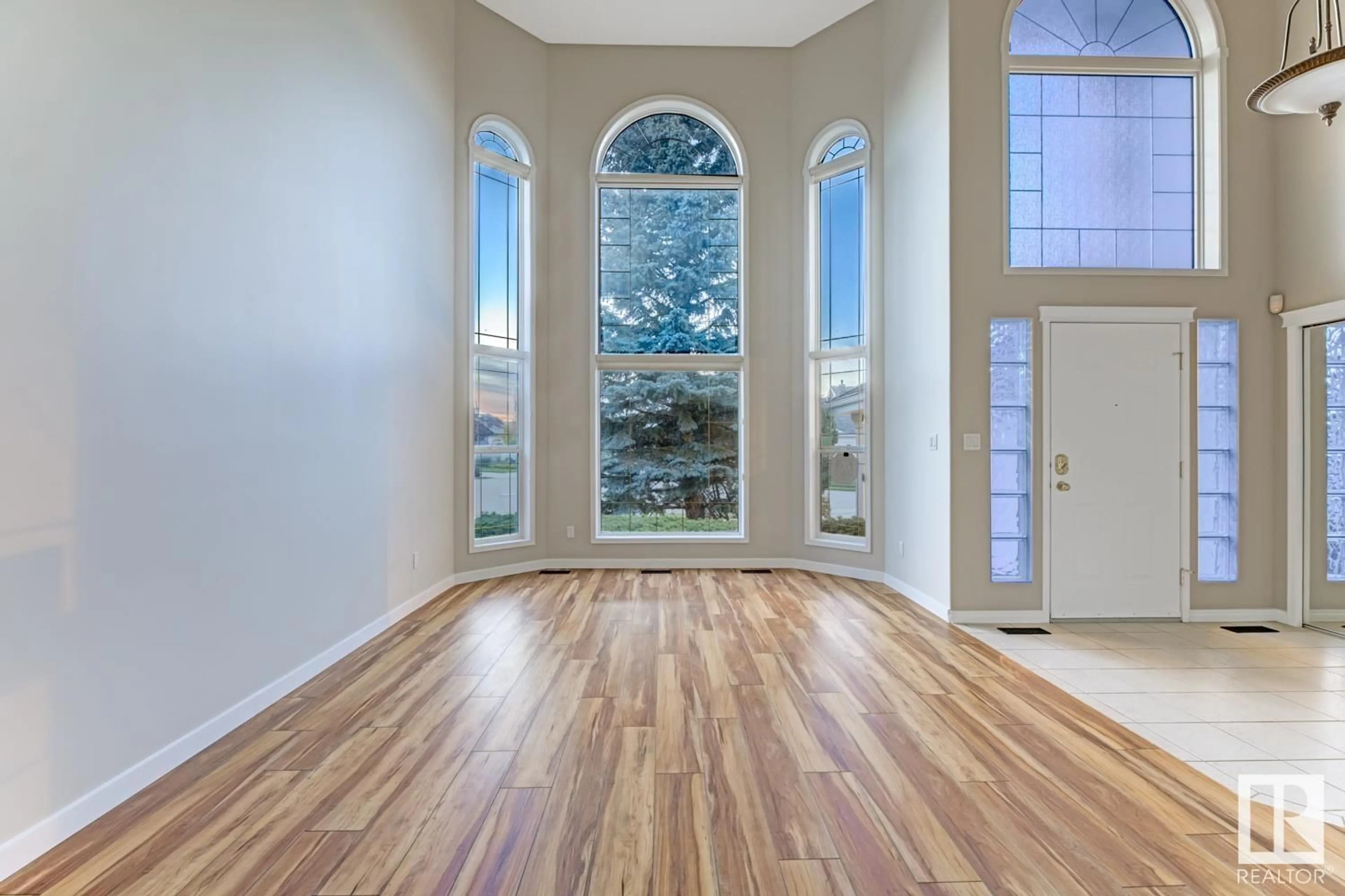 Indoor entryway, wood floors for 164 DARLINGTON CR NW, Edmonton Alberta T6M2T2