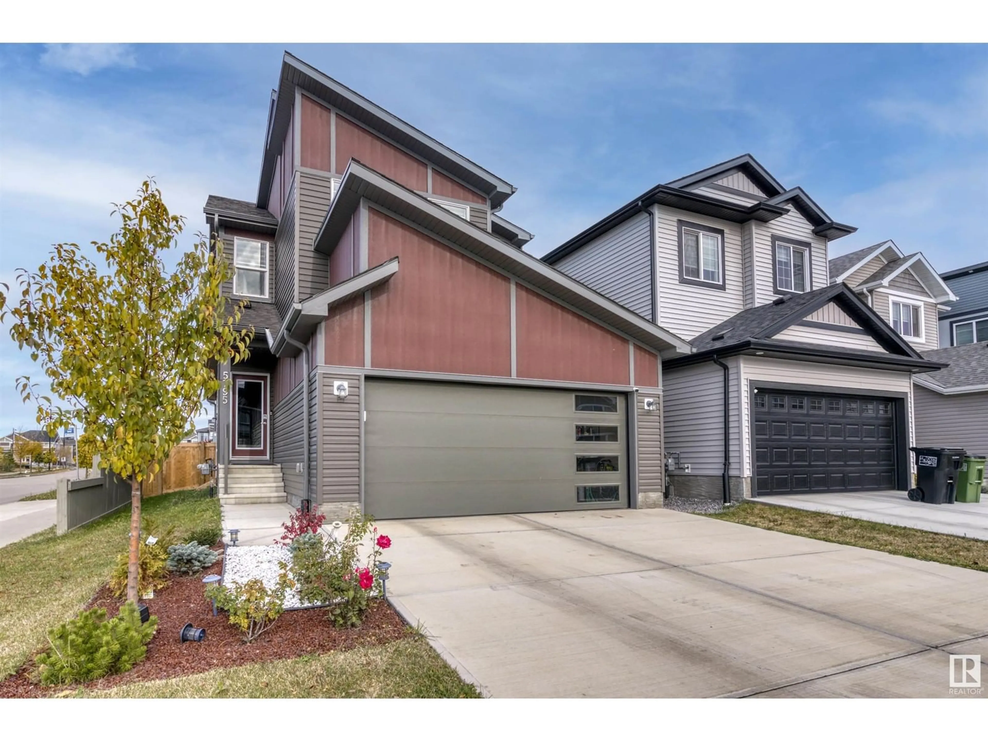 Frontside or backside of a home, the street view for 5795 CAUTLEY CR SW, Edmonton Alberta T6W4X8