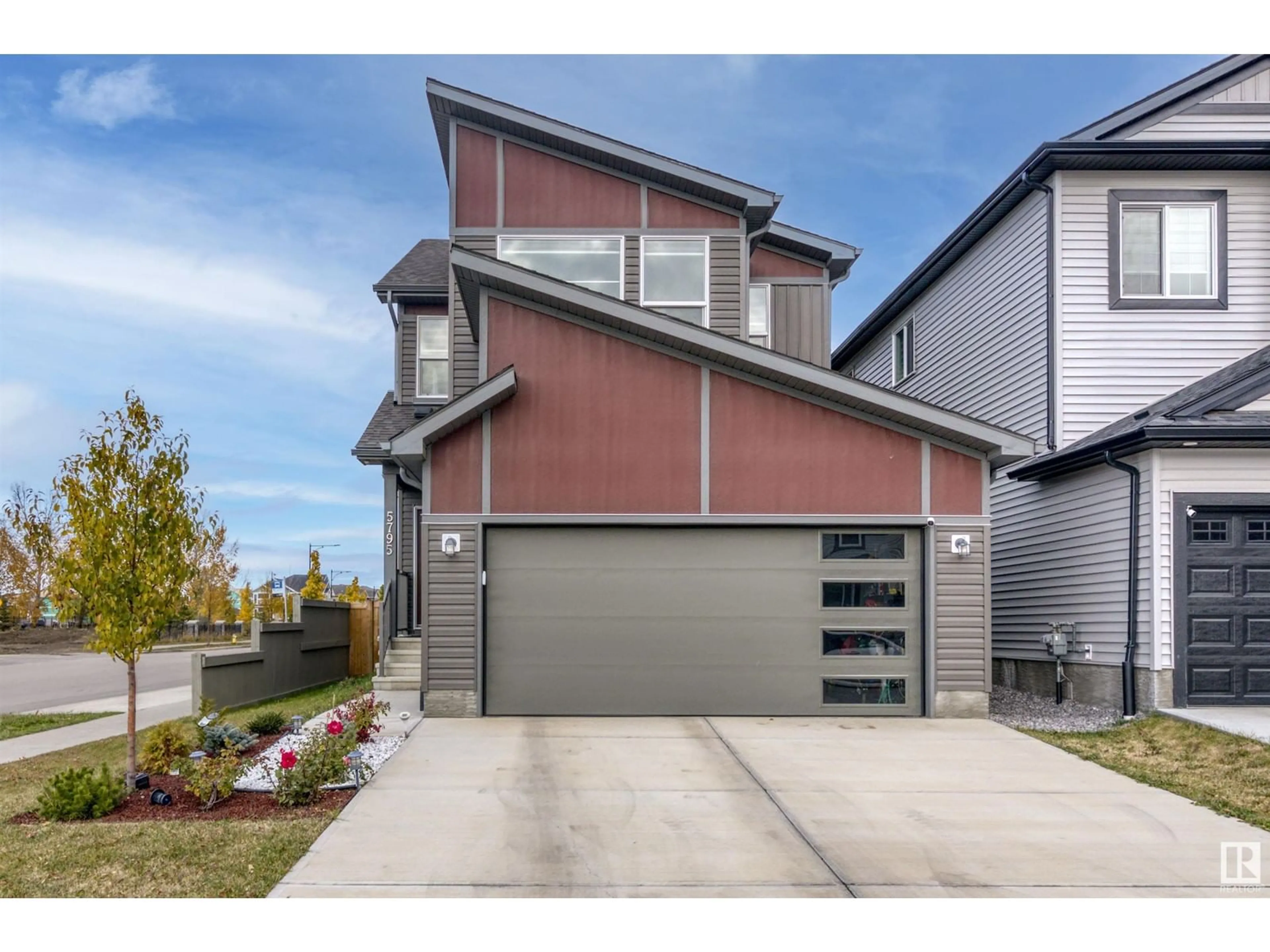 Frontside or backside of a home for 5795 CAUTLEY CR SW, Edmonton Alberta T6W4X8