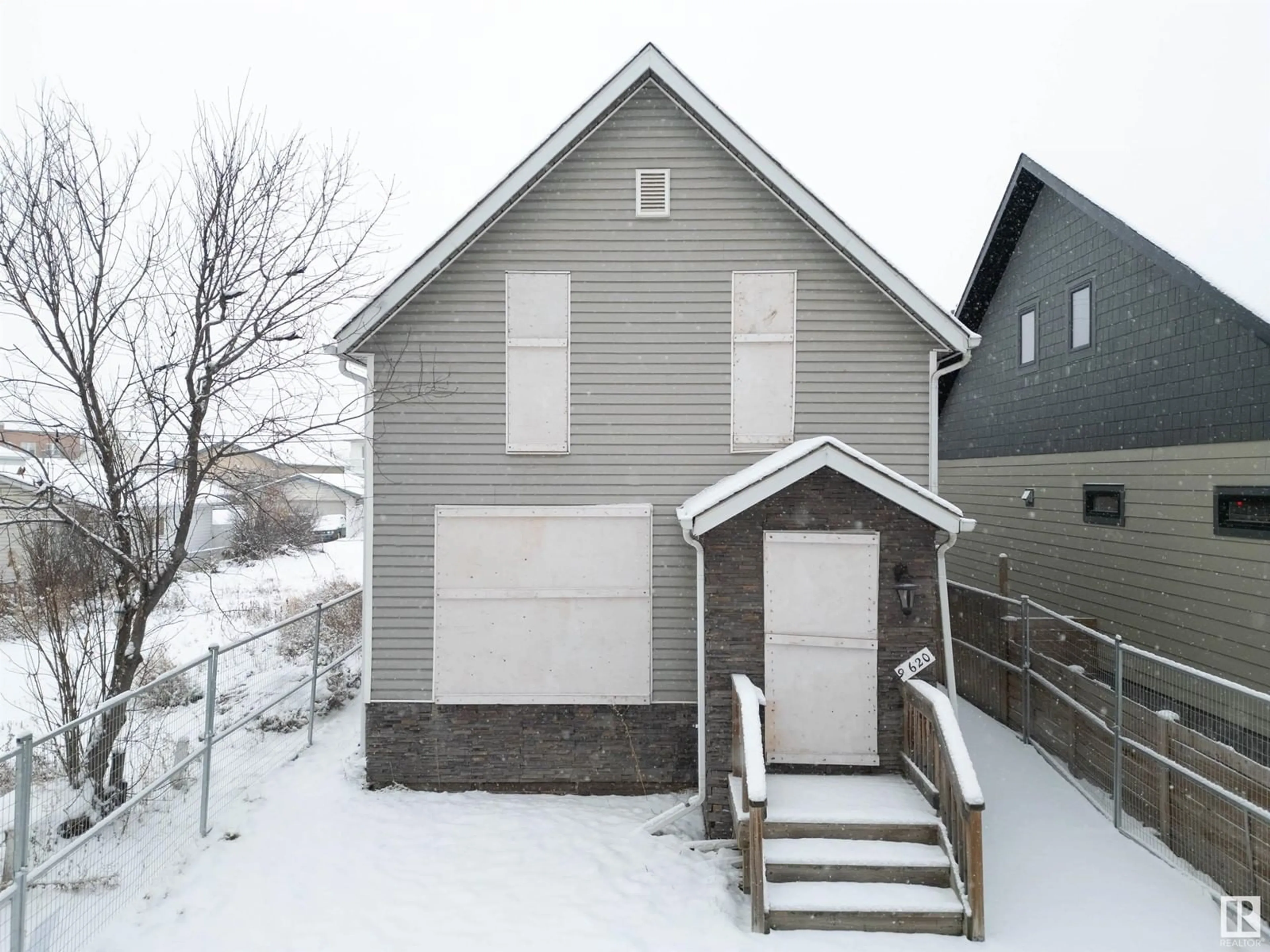 Frontside or backside of a home, the front or back of building for 9620 110 AV NW, Edmonton Alberta T5H1H5