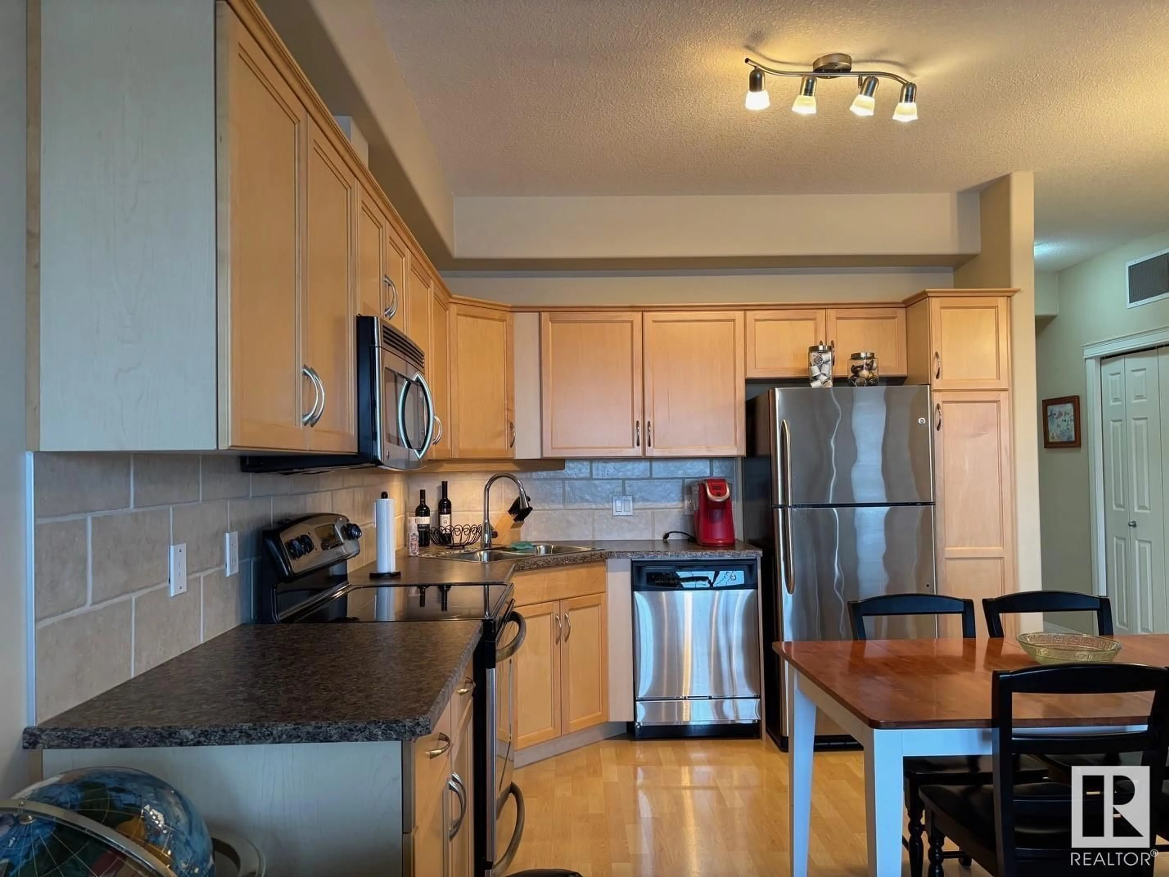 Standard kitchen, wood floors for #440 45 Inglewood DR, St. Albert Alberta T8N0B6