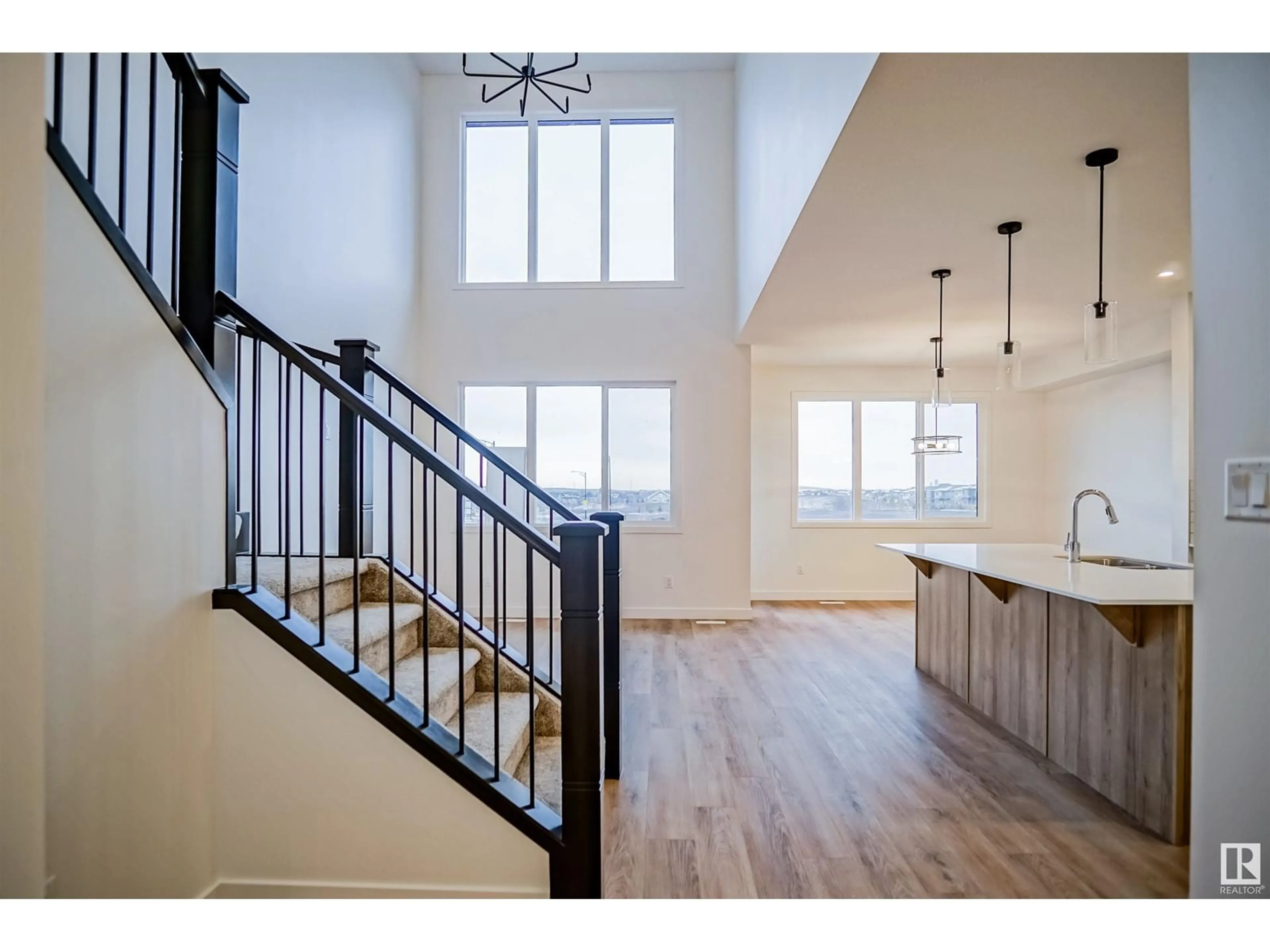 Indoor entryway, wood floors for 282 SUNLAND WY, Sherwood Park Alberta T8H2Y7