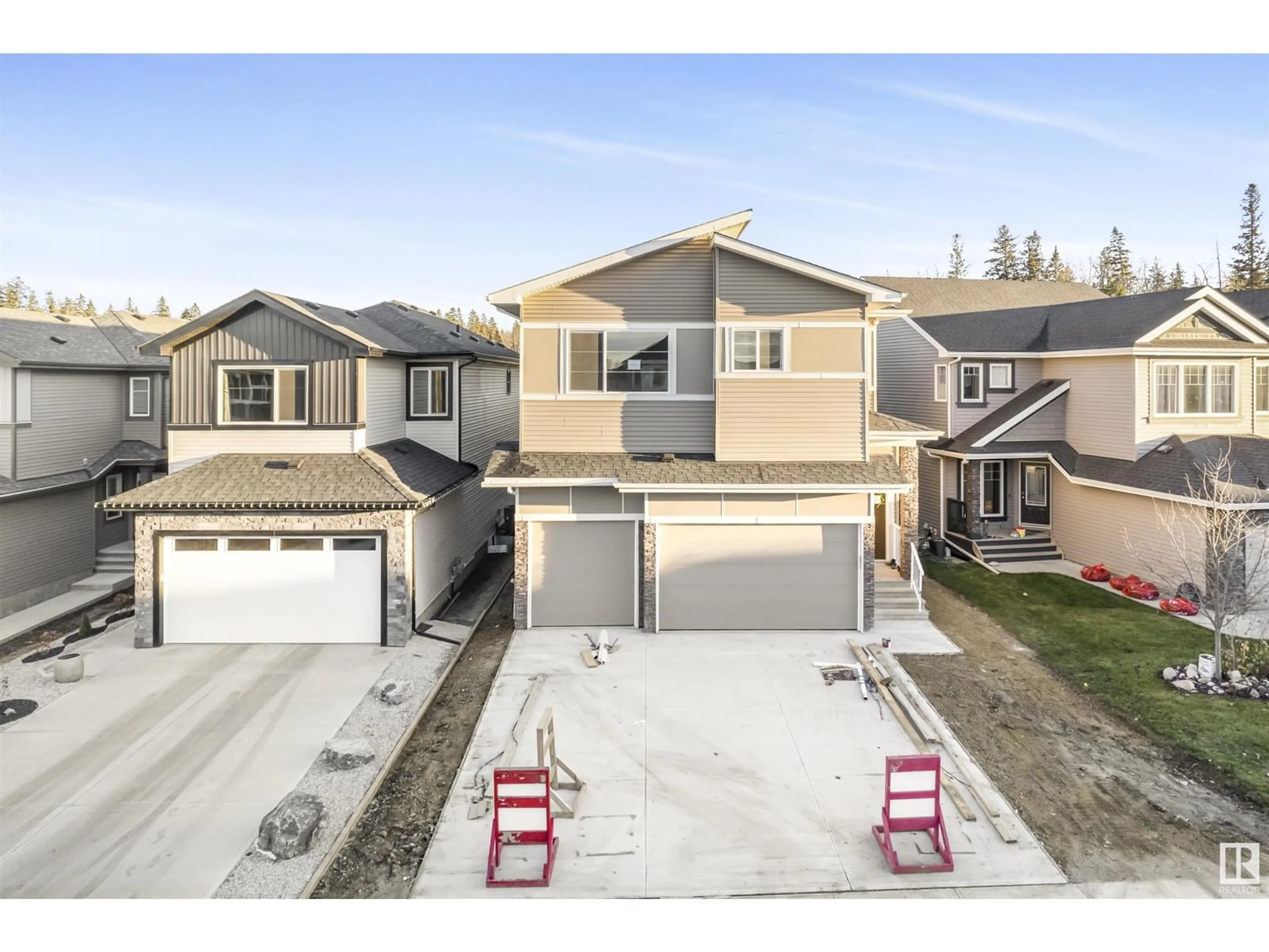 A pic from outside/outdoor area/front of a property/back of a property/a pic from drone, street for 47 GRASSVIEW CR, Spruce Grove Alberta T7X3G1