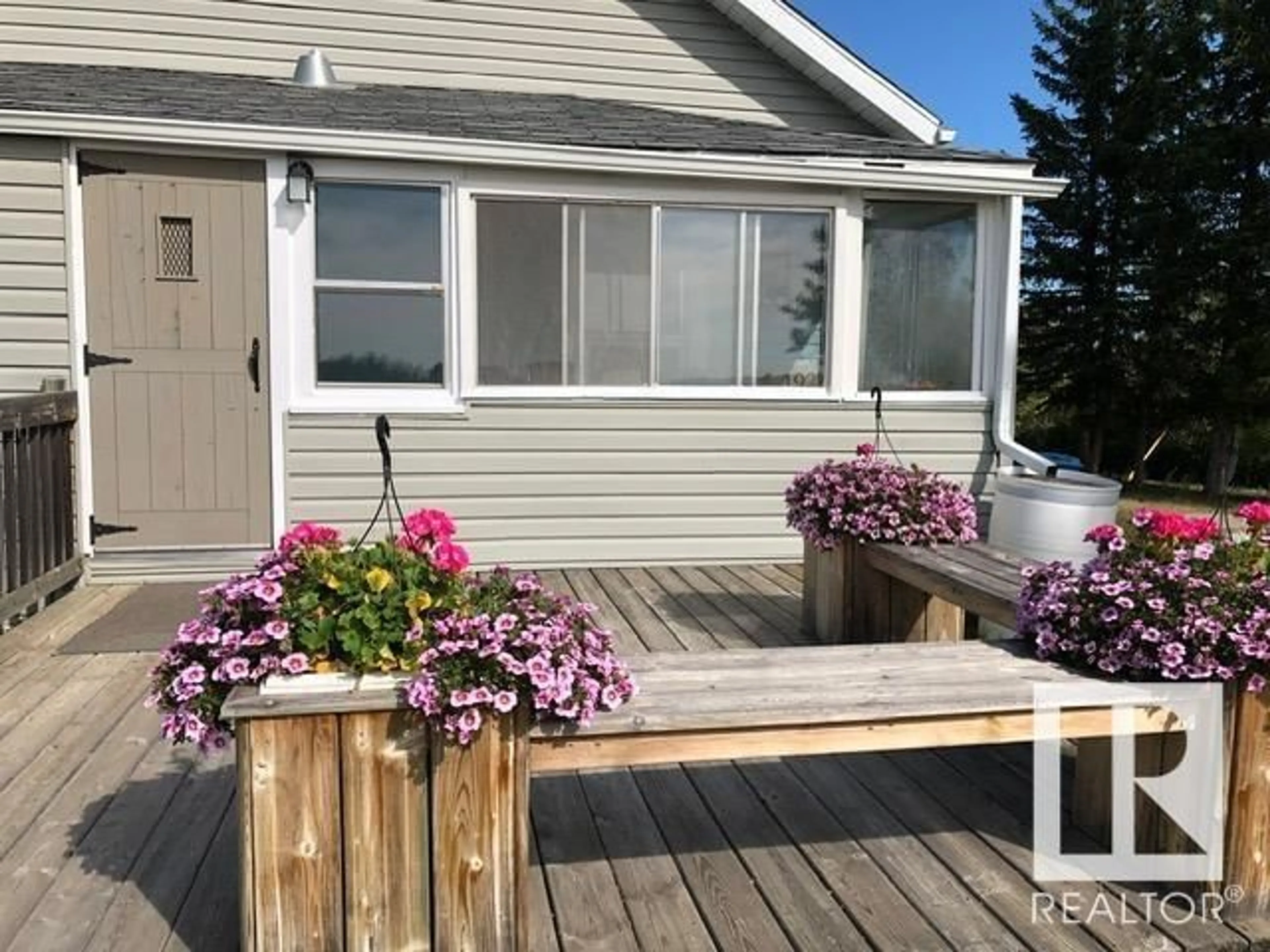 Patio, cottage for 11215 Twp Rd 581, Rural St. Paul County Alberta T0A2Y0