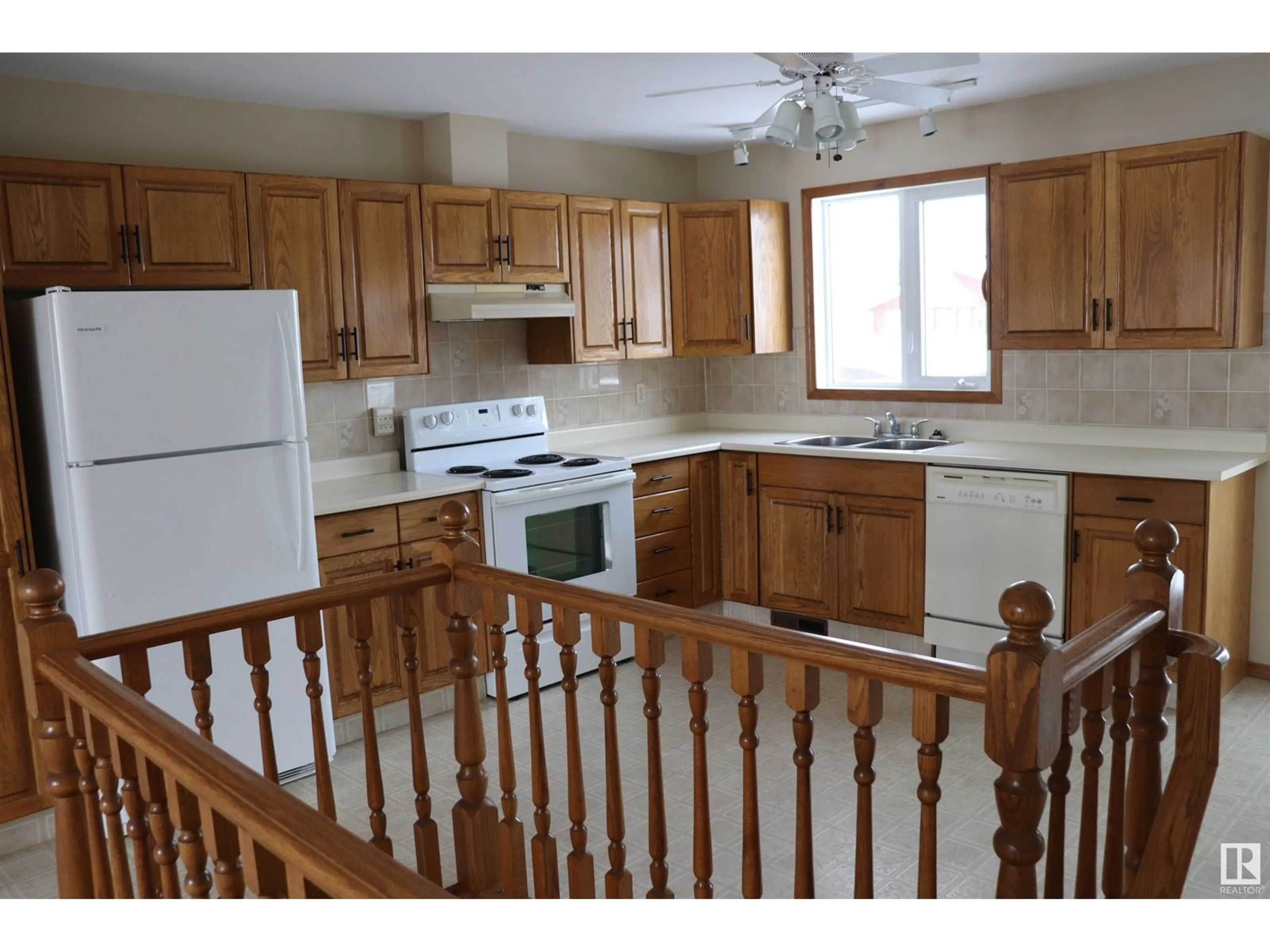 Standard kitchen, wood floors, cottage for #46 4410 52 Ave, Wetaskiwin Alberta T9A3M1