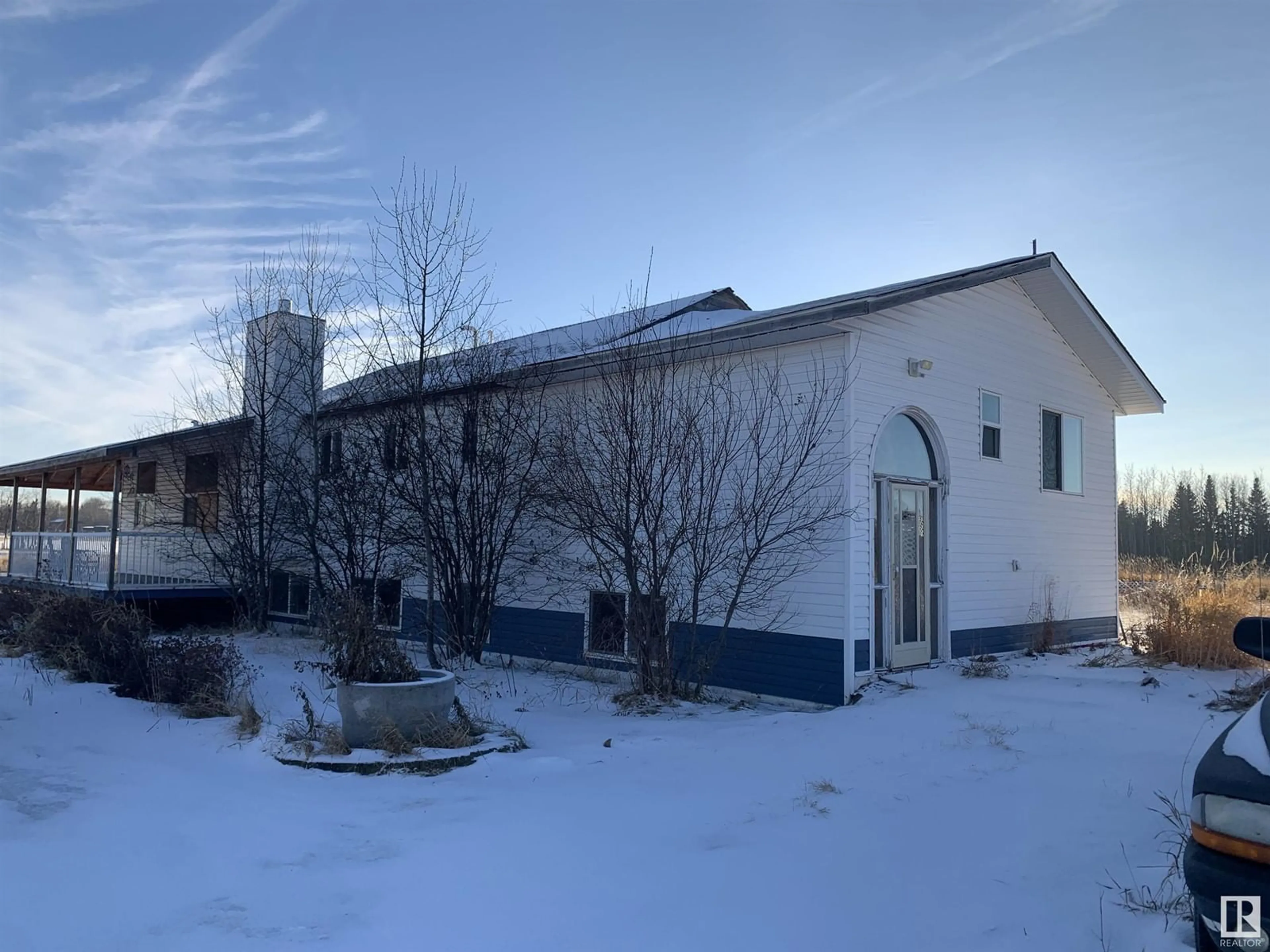 A pic from exterior of the house or condo, the front or back of building for 53250 RGE ROAD 212, Rural Strathcona County Alberta T8G2B5