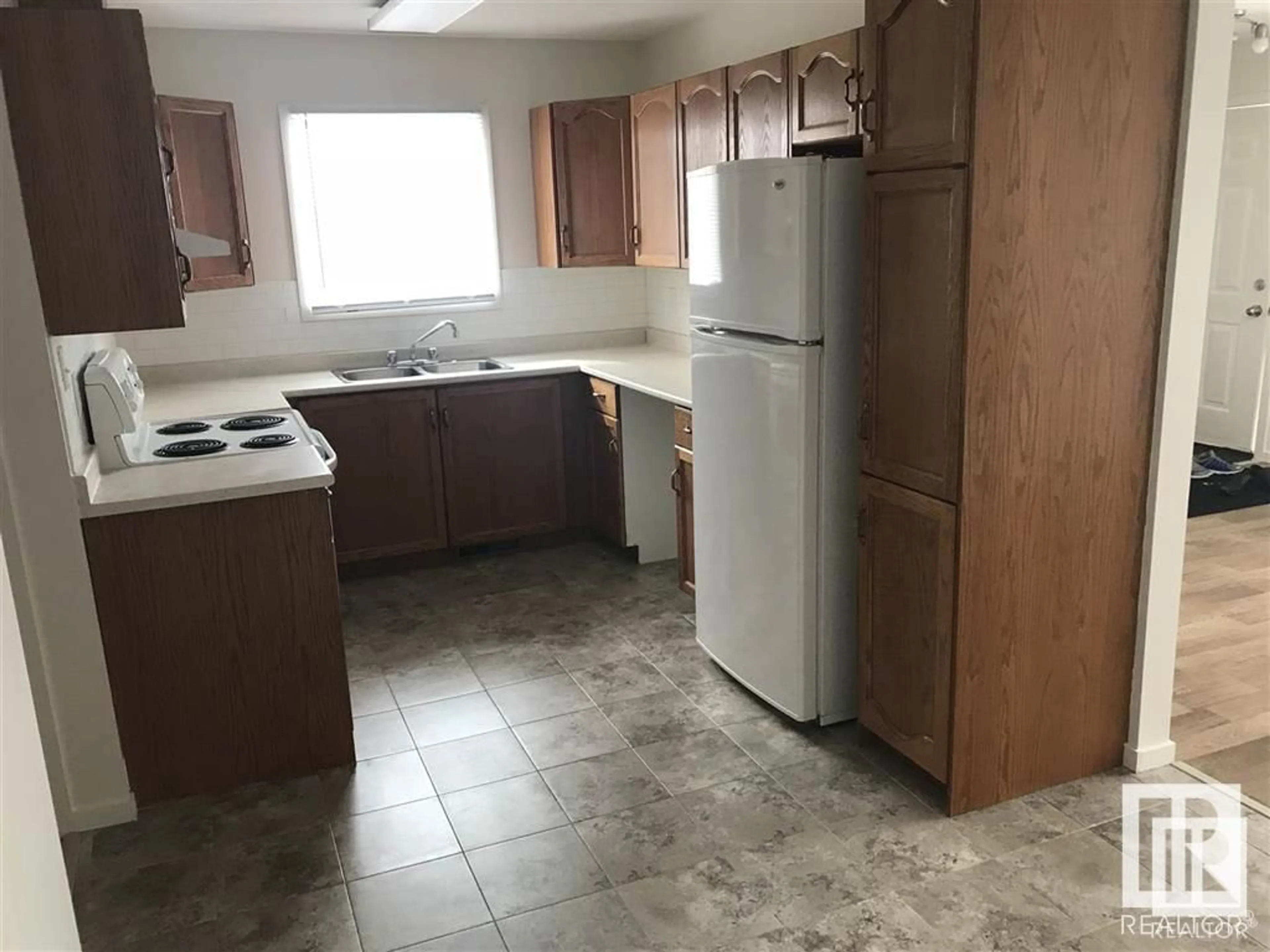 Standard kitchen, unknown floor, cottage for 12717 67 ST NW, Edmonton Alberta T5C0B9