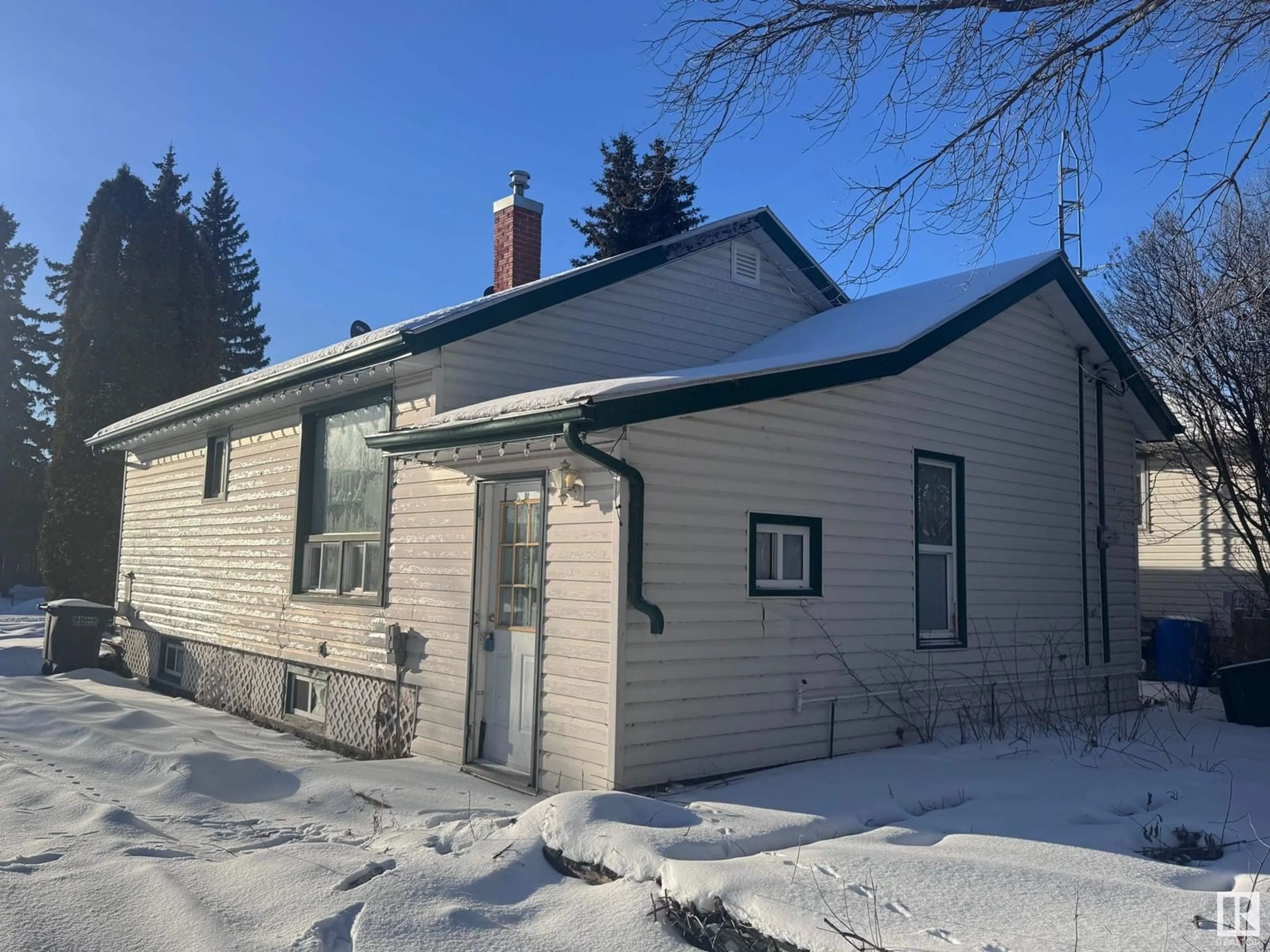 A pic from exterior of the house or condo, the front or back of building for 4924 & 4928 49 AV, Vimy Alberta T0G2J0