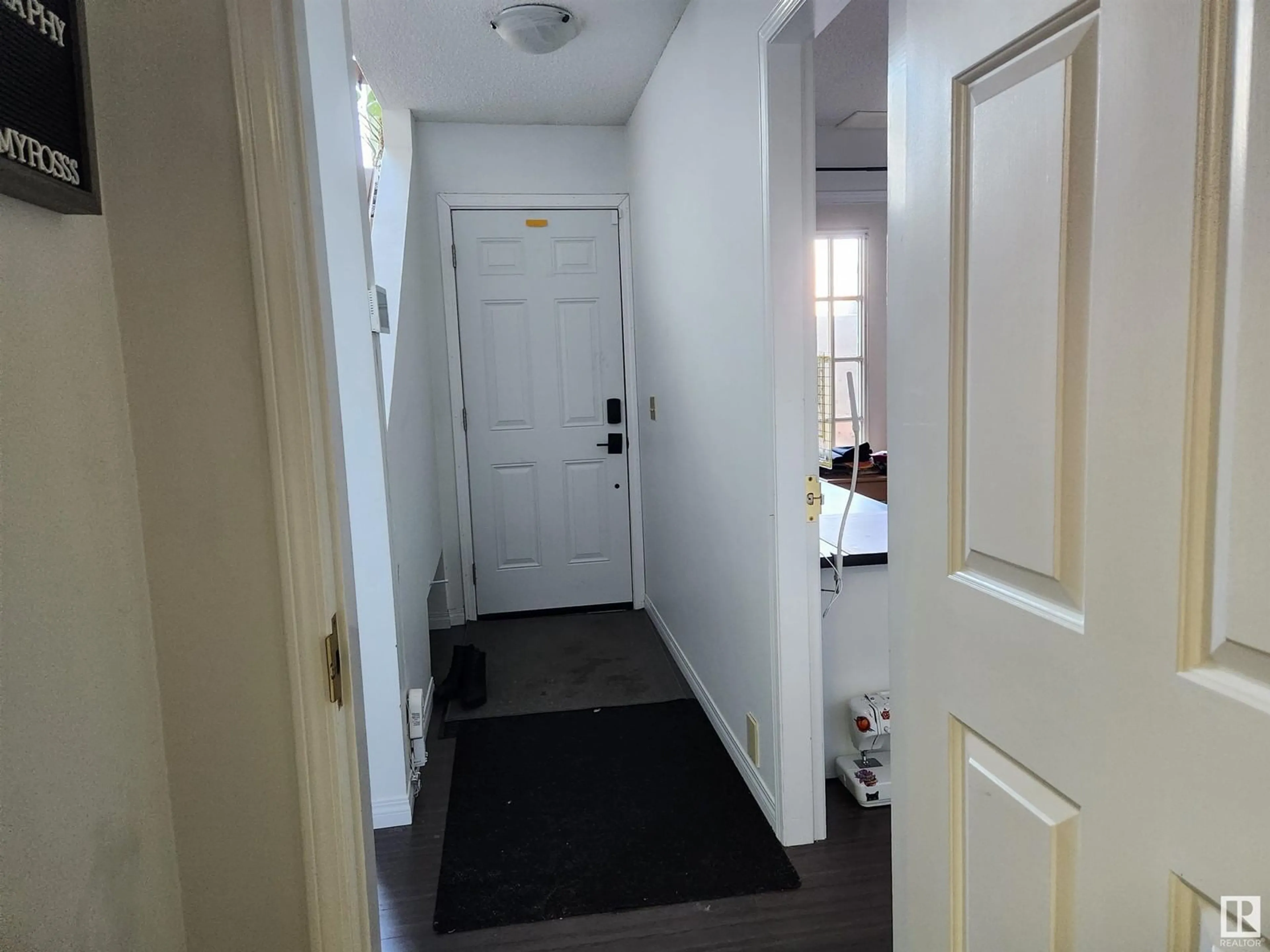 Indoor entryway, not visible floor for #20 1440 Sherwood DR, Sherwood Park Alberta T8A4W3