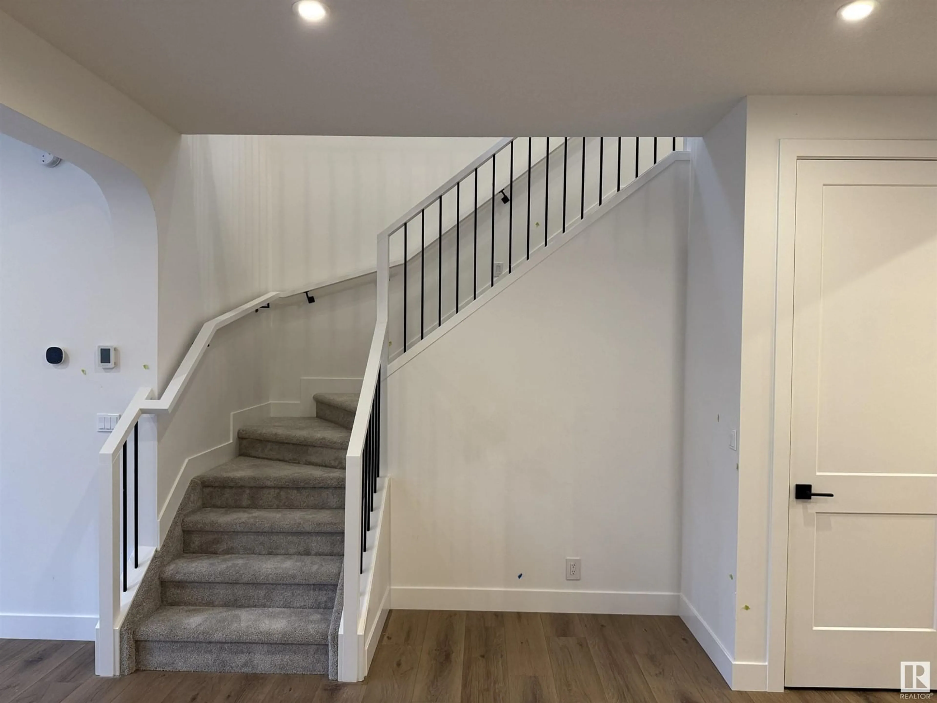 Stairs for 105 Newbury Ci, Sherwood Park Alberta T8B0C4