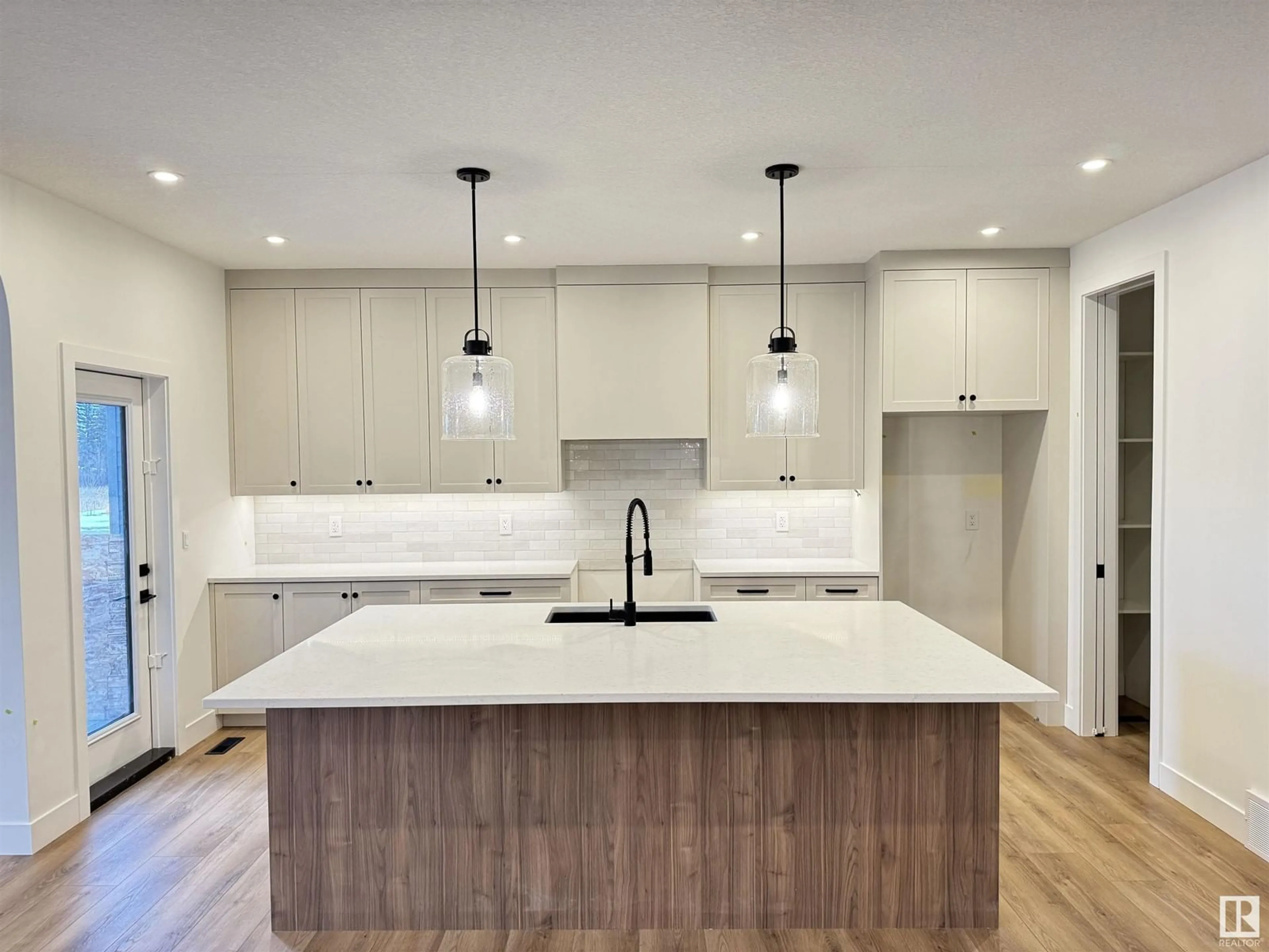 Open concept kitchen for 107 Newbury Cl, Sherwood Park Alberta T8B0C4