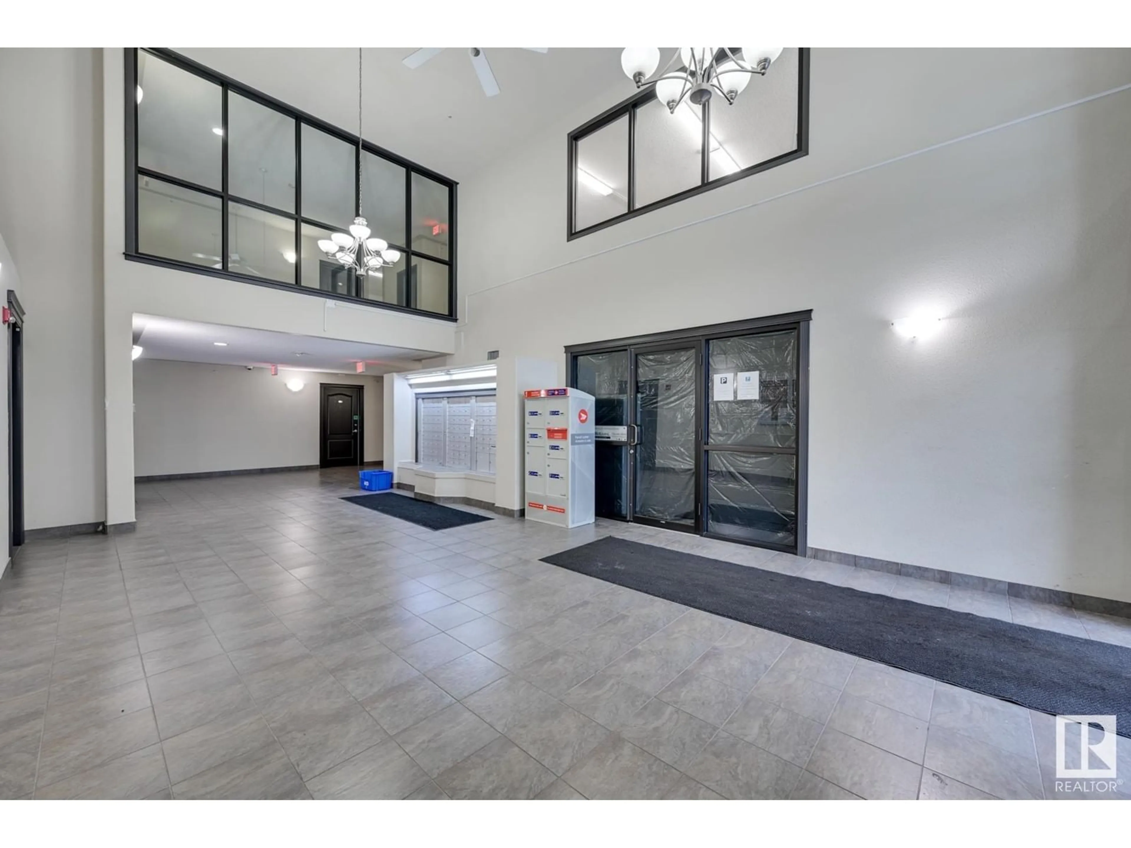 Indoor lobby, cement floor for #1212 7339 SOUTH TERWILLEGAR DR NW, Edmonton Alberta T6R0E1