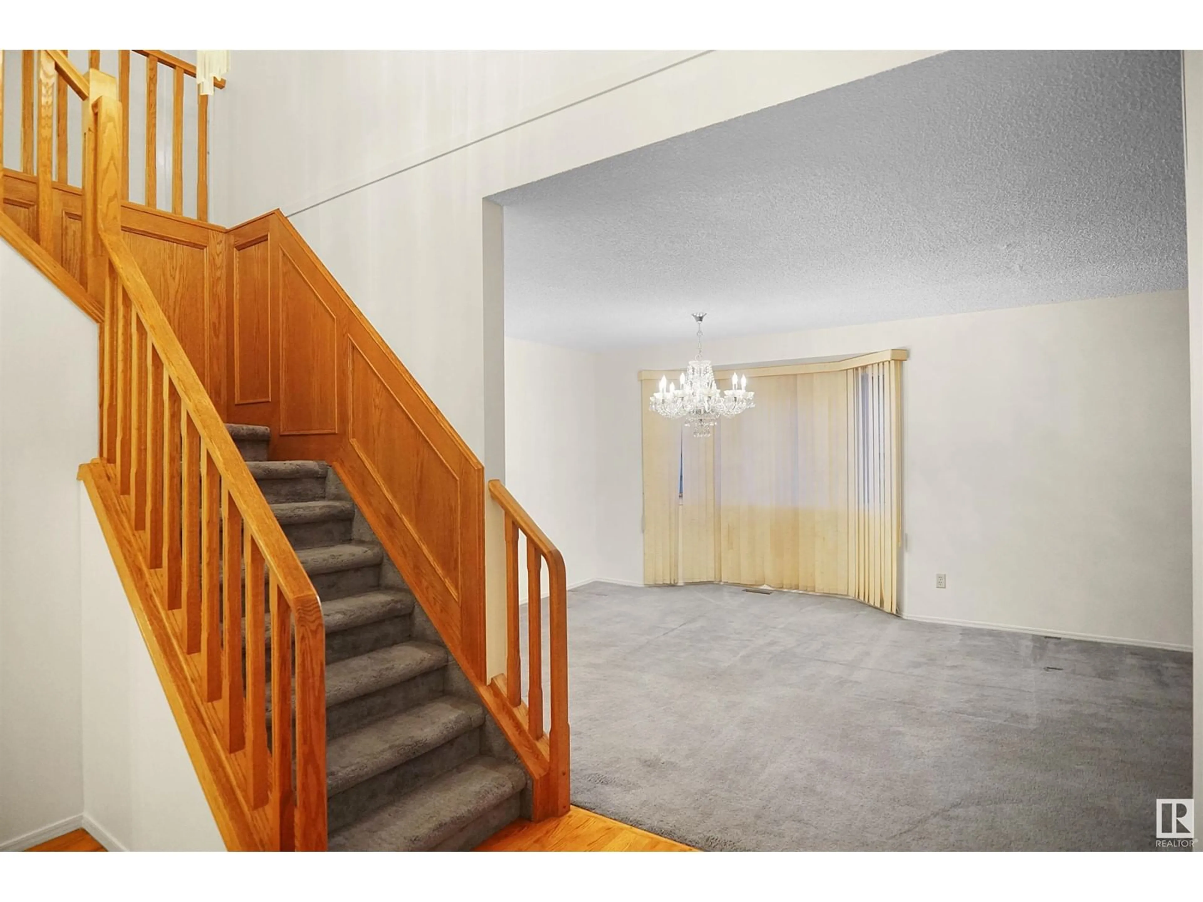 Indoor foyer, cement floor for 15923 129 ST NW, Edmonton Alberta T6V1B3