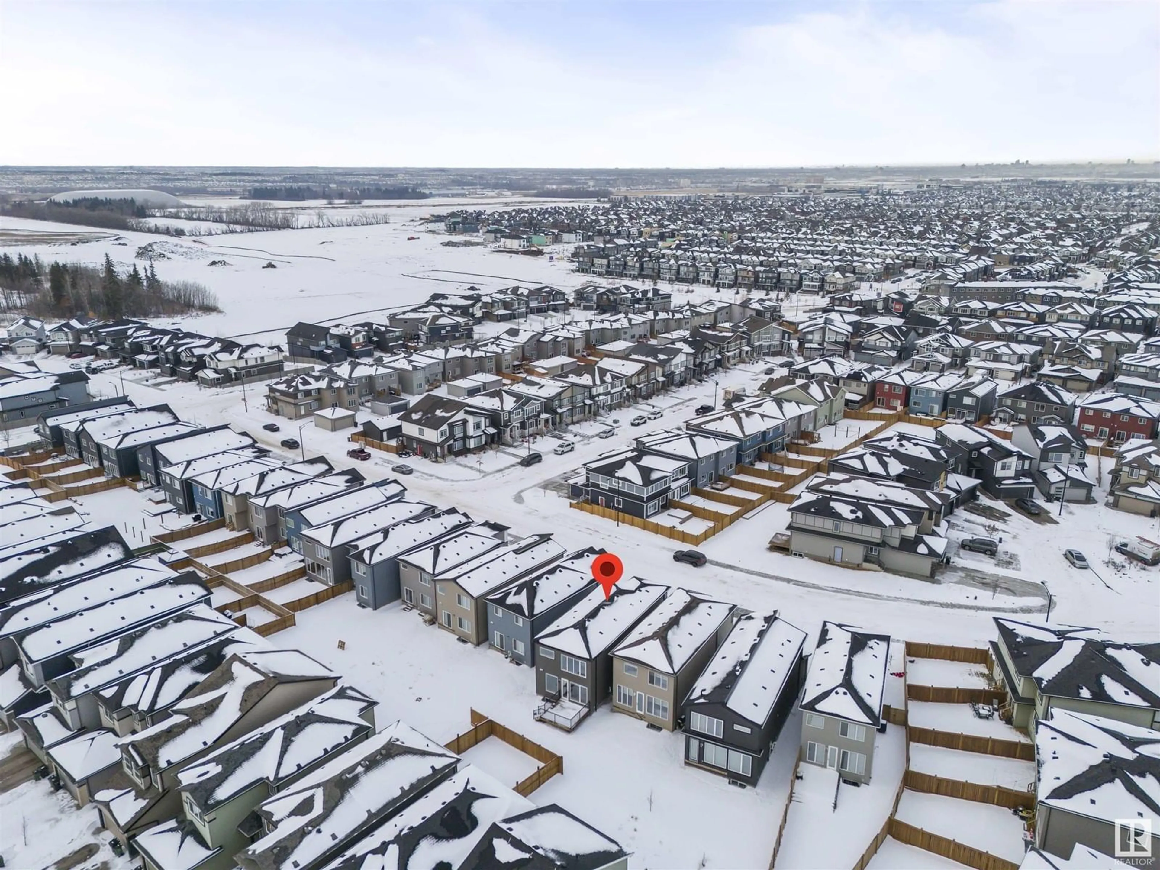 A pic from exterior of the house or condo, the street view for 9226 PEAR DR SW, Edmonton Alberta T6X2Z4