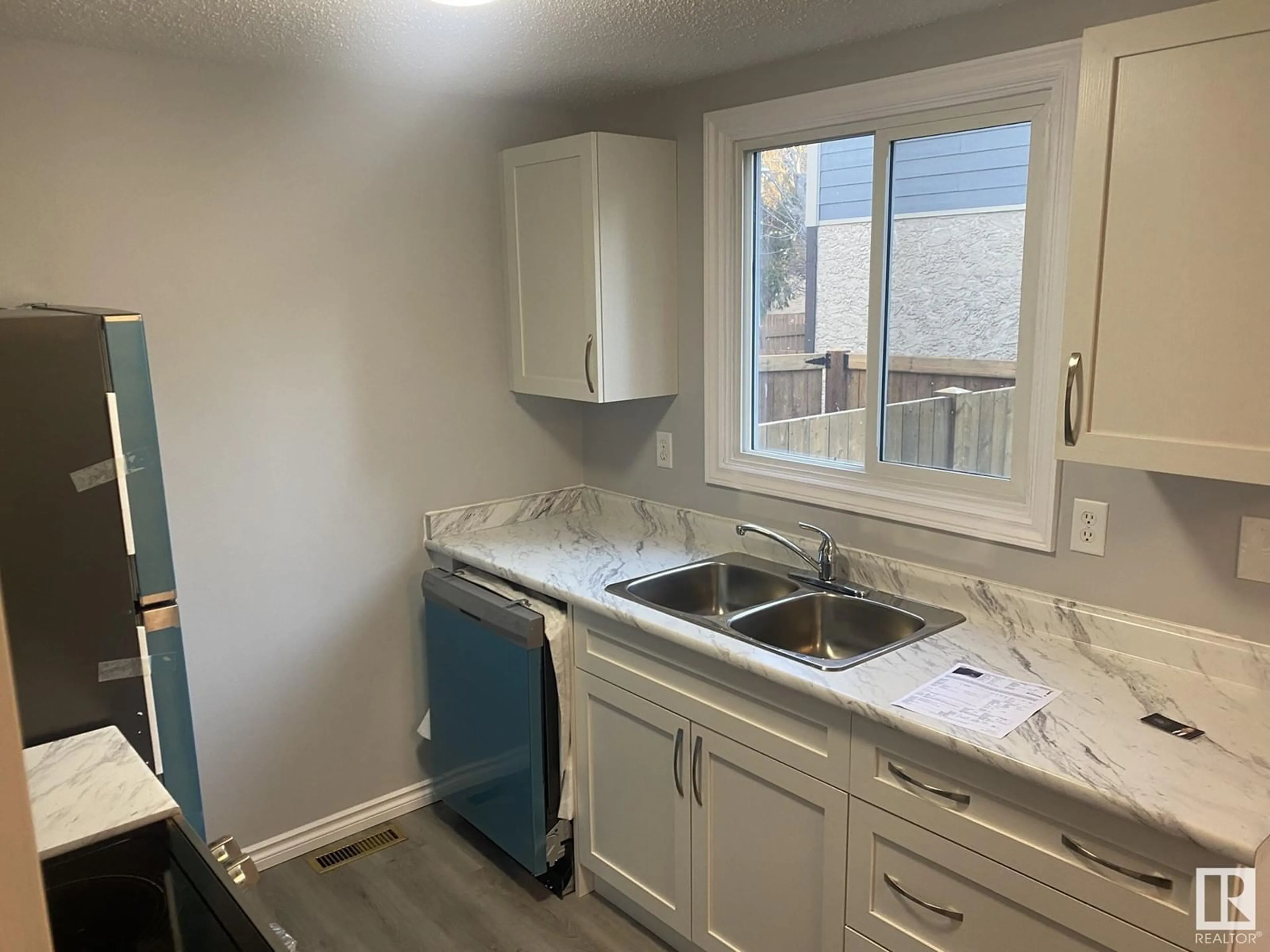 Standard kitchen, not visible floor, cottage for 20 WILLOWDALE PL NW, Edmonton Alberta T5T1Z4