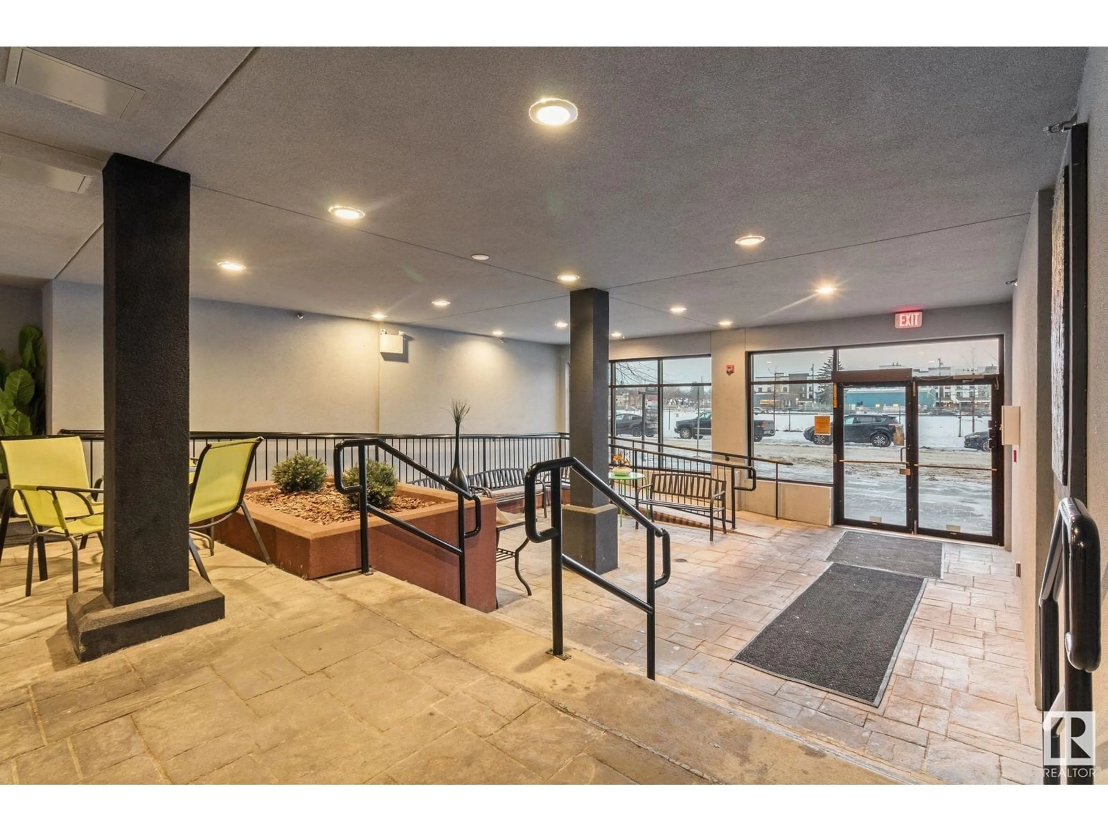 Indoor lobby, unknown floor for #514 10518 113 ST NW, Edmonton Alberta T5H3H5