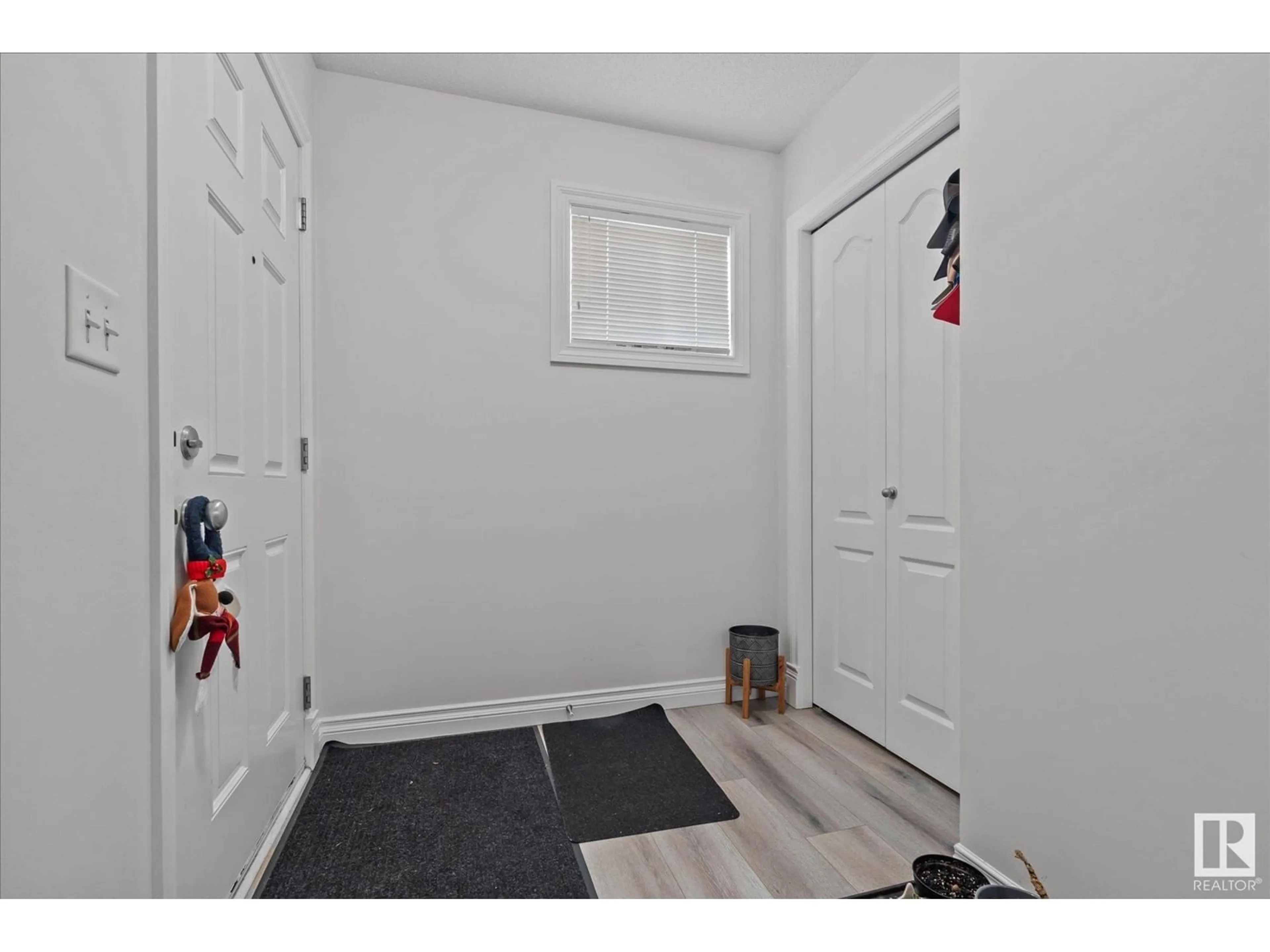 Indoor entryway, unknown floor for #29 12050 17 AV SW, Edmonton Alberta T6W1X4