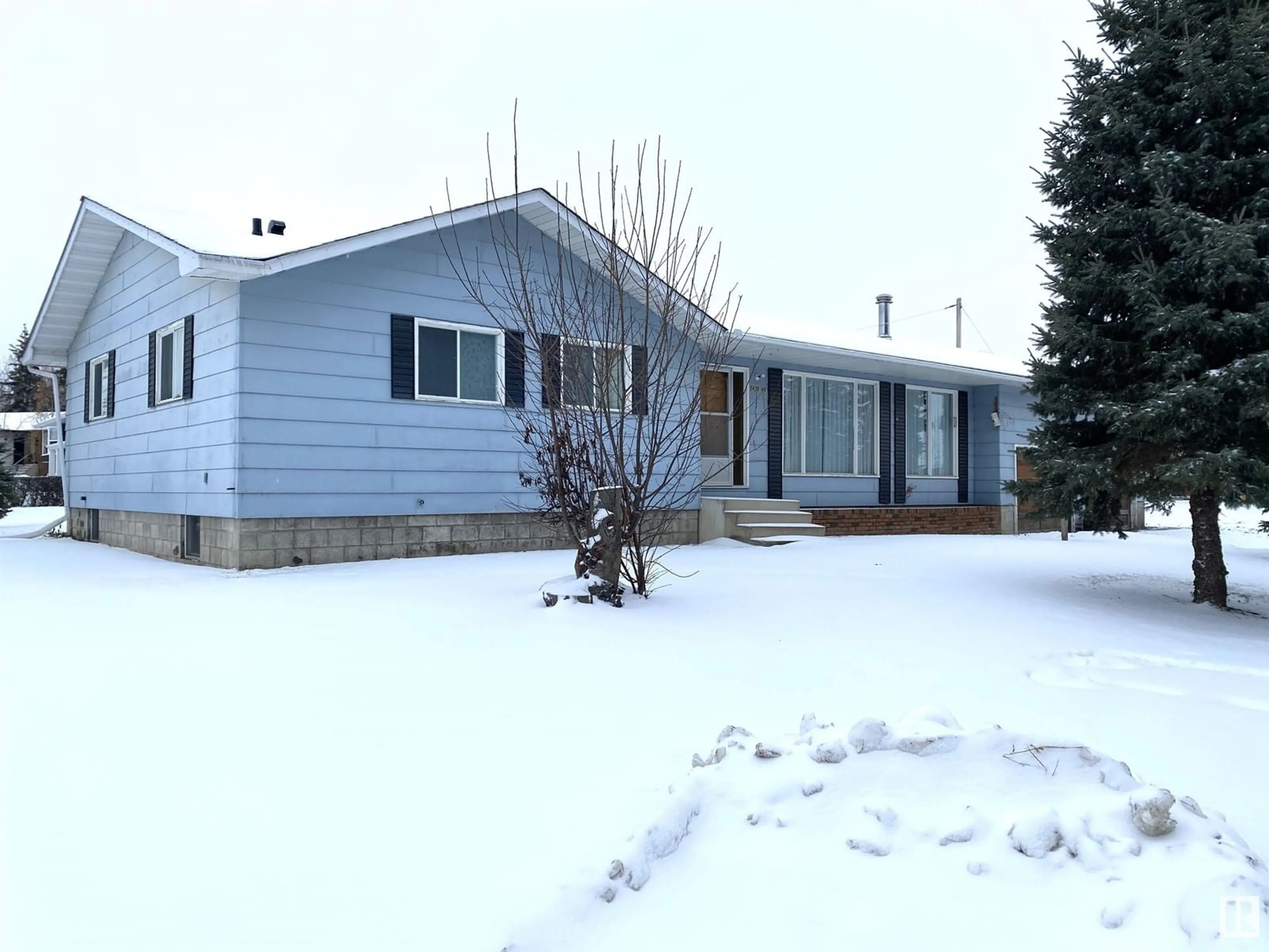 Frontside or backside of a home, cottage for 5428 49 ST, Warburg Alberta T0C2T0