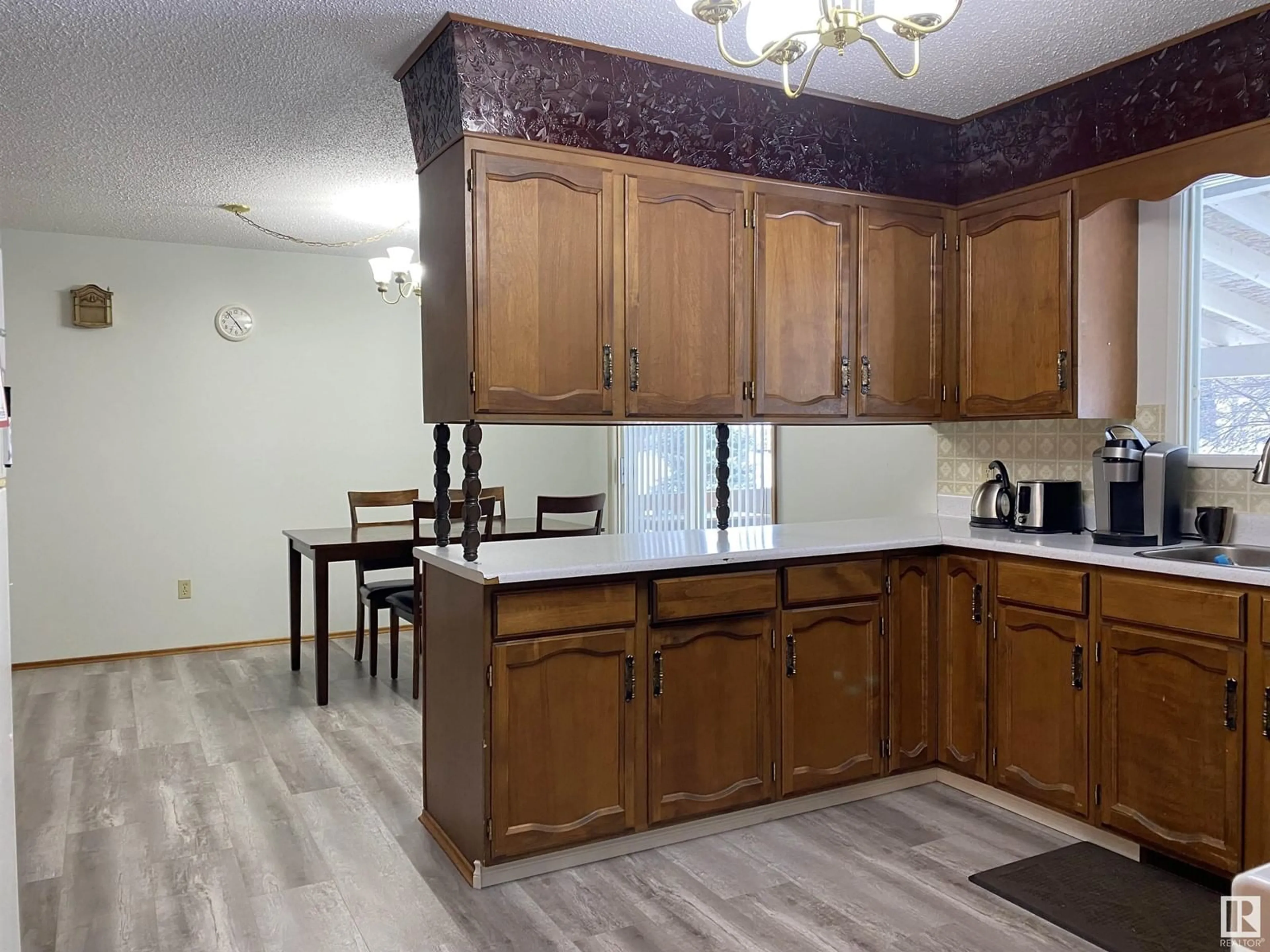 Standard kitchen, wood floors, cottage for 5428 49 ST, Warburg Alberta T0C2T0