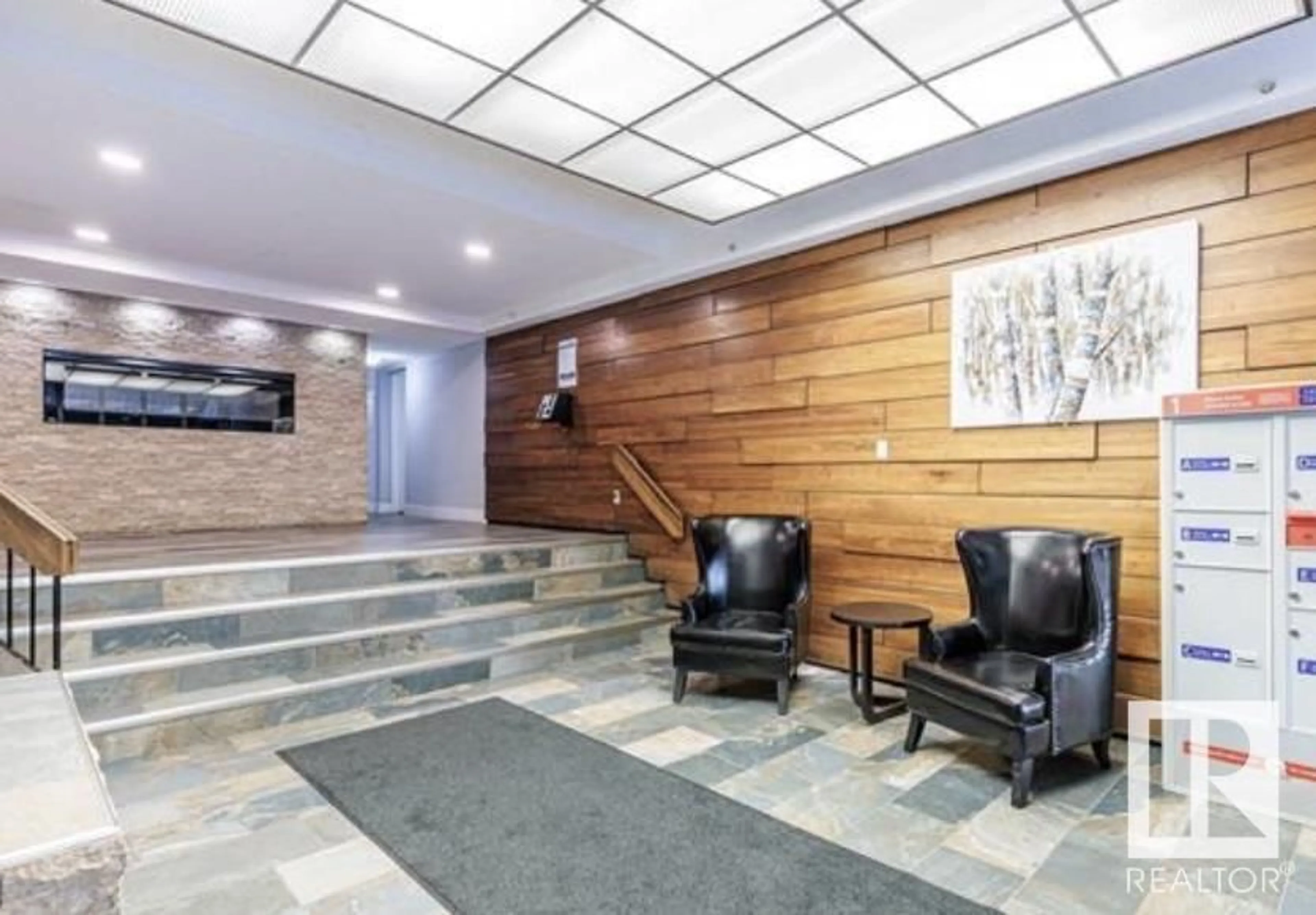 Indoor lobby, wood floors for #37 8735 165 ST NW, Edmonton Alberta T5R2R6